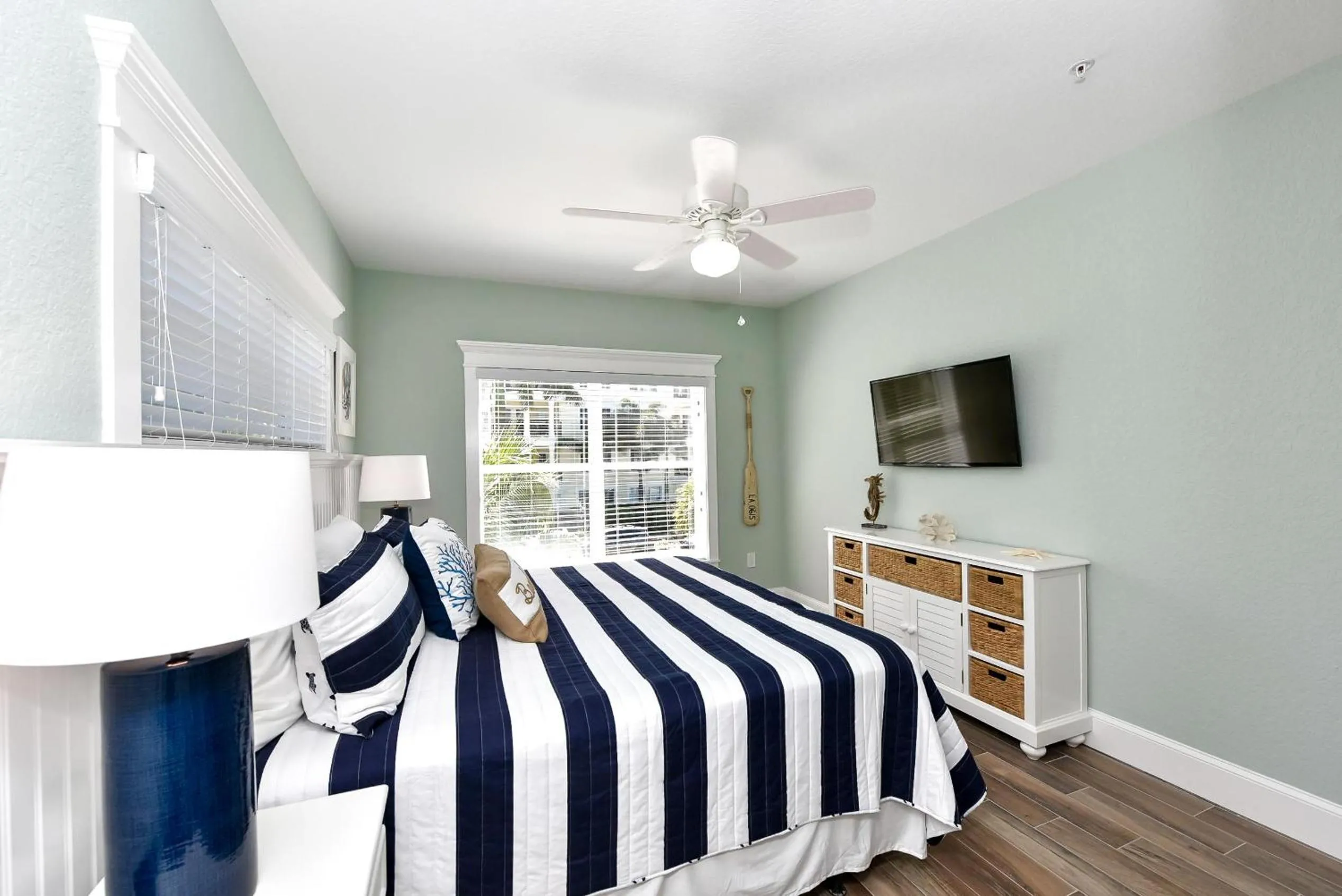 Bed in Surf View