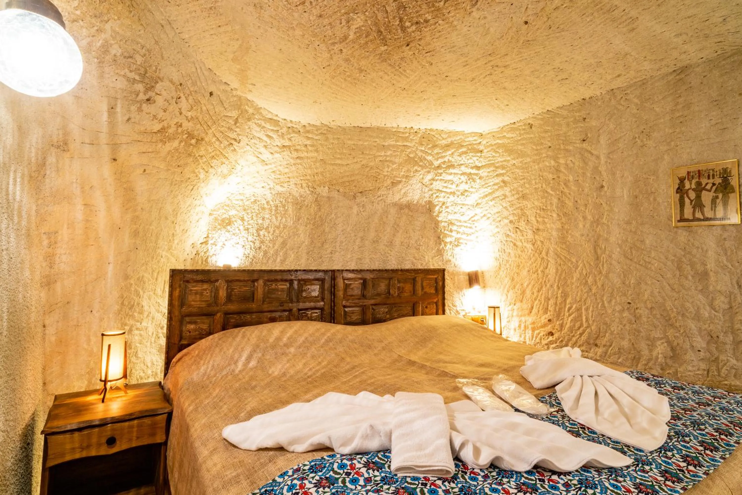 Bed in Cappadocia inans Cave & Swimming Pool Hot