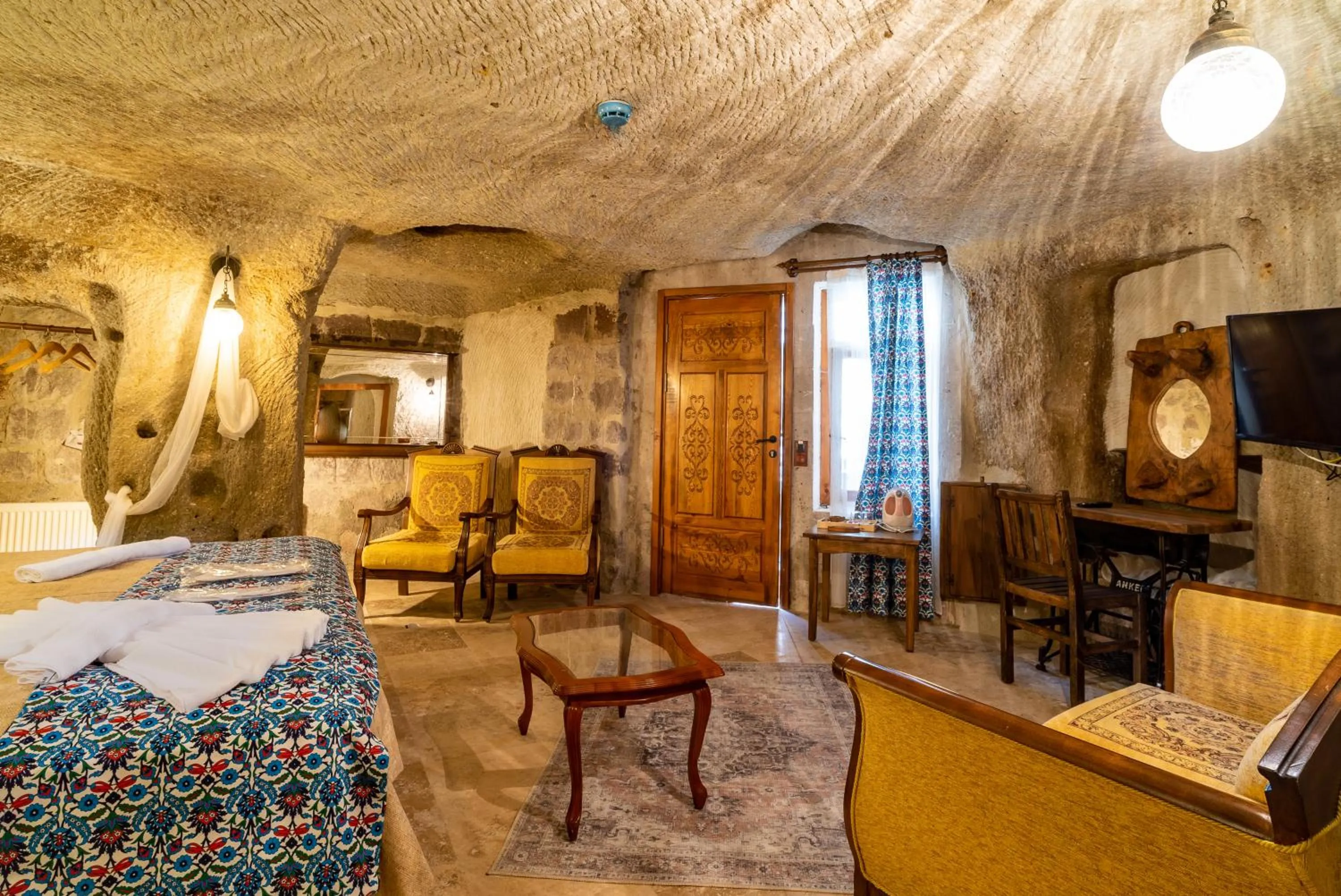 Communal lounge/ TV room, Bed in Cappadocia inans Cave & Swimming Pool Hot