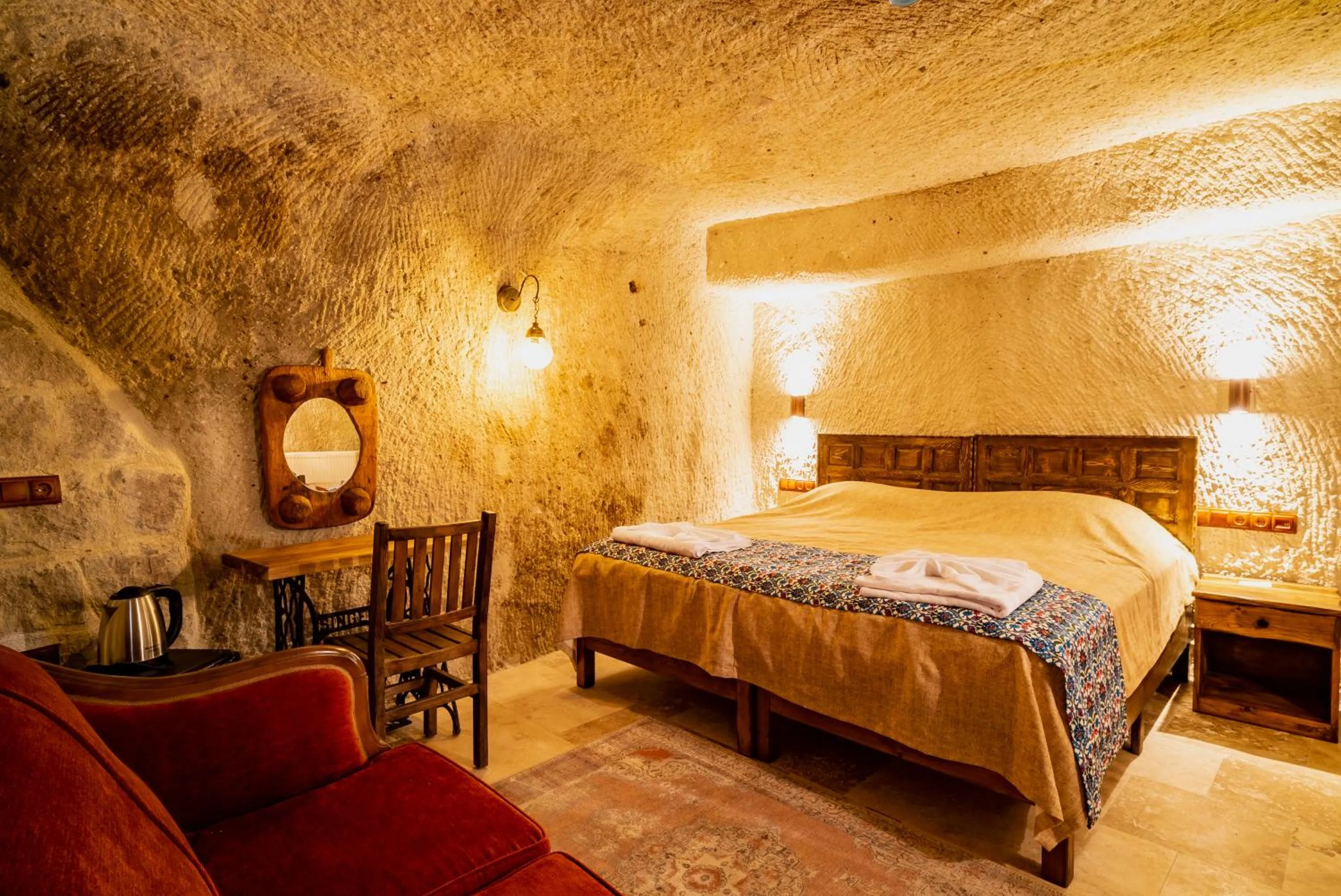 Bed in Cappadocia inans Cave & Swimming Pool Hot