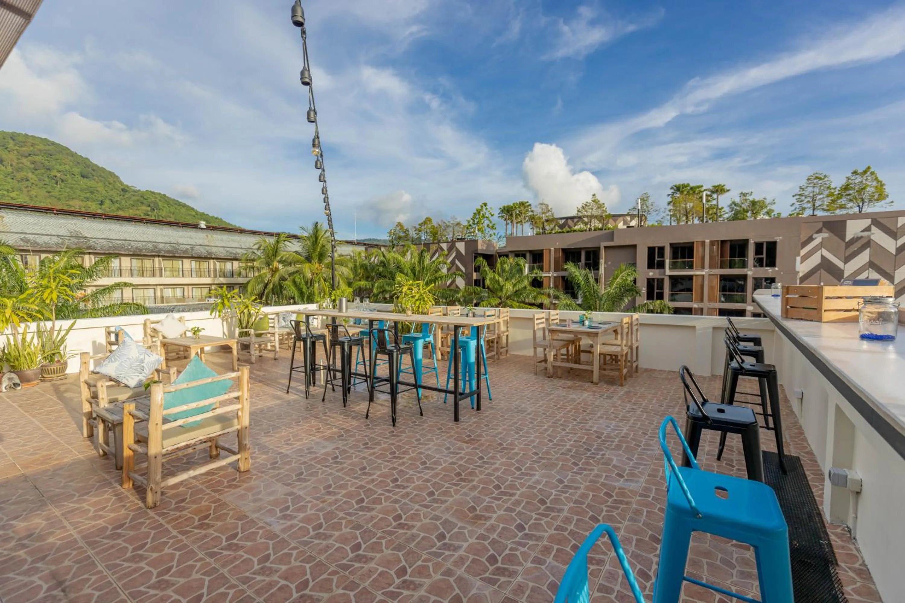 Restaurant/places to eat in Club22 Kamala Suites, Kamala Beach