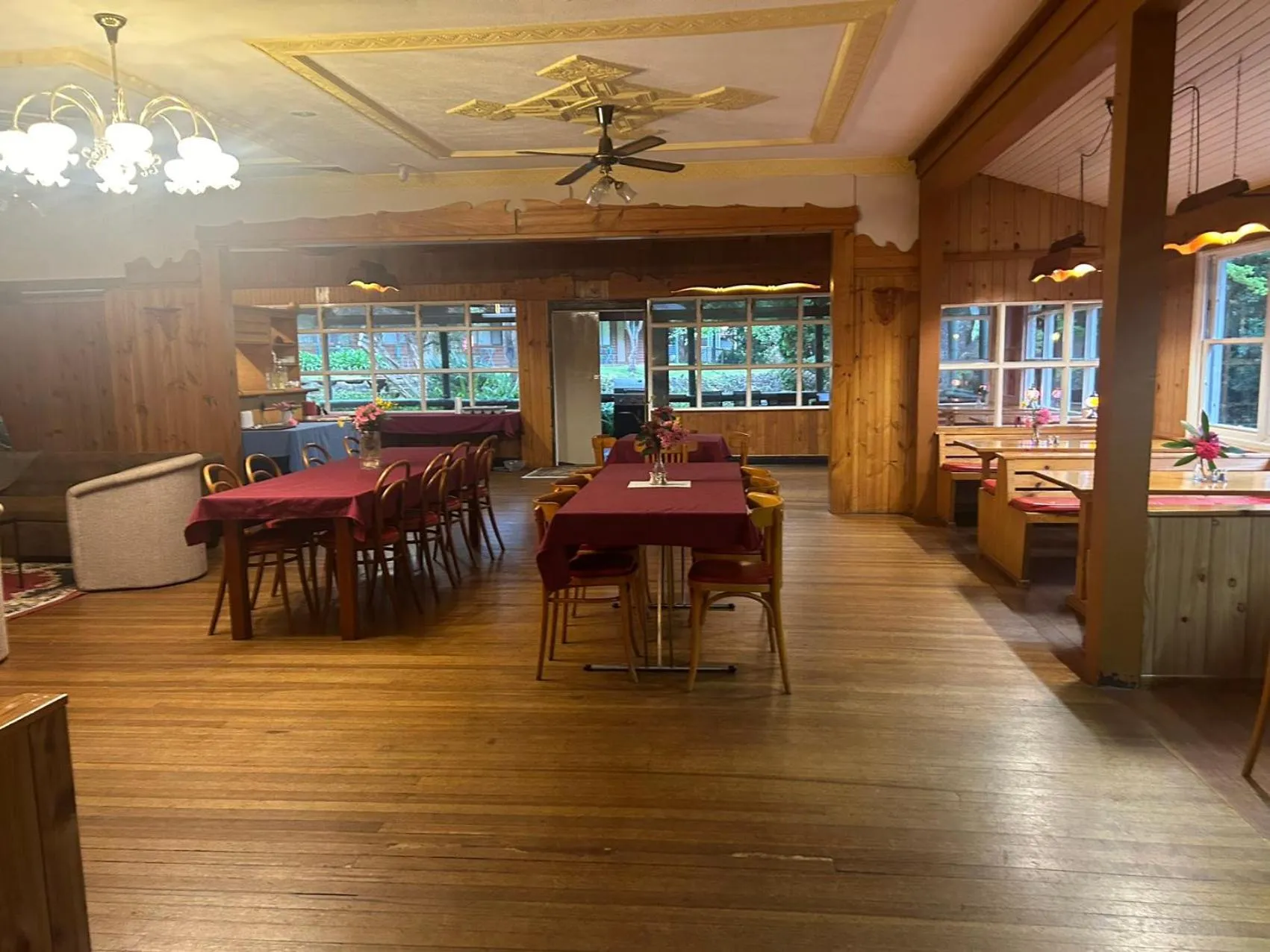 Restaurant/places to eat in Green Gables Motel in Warburton