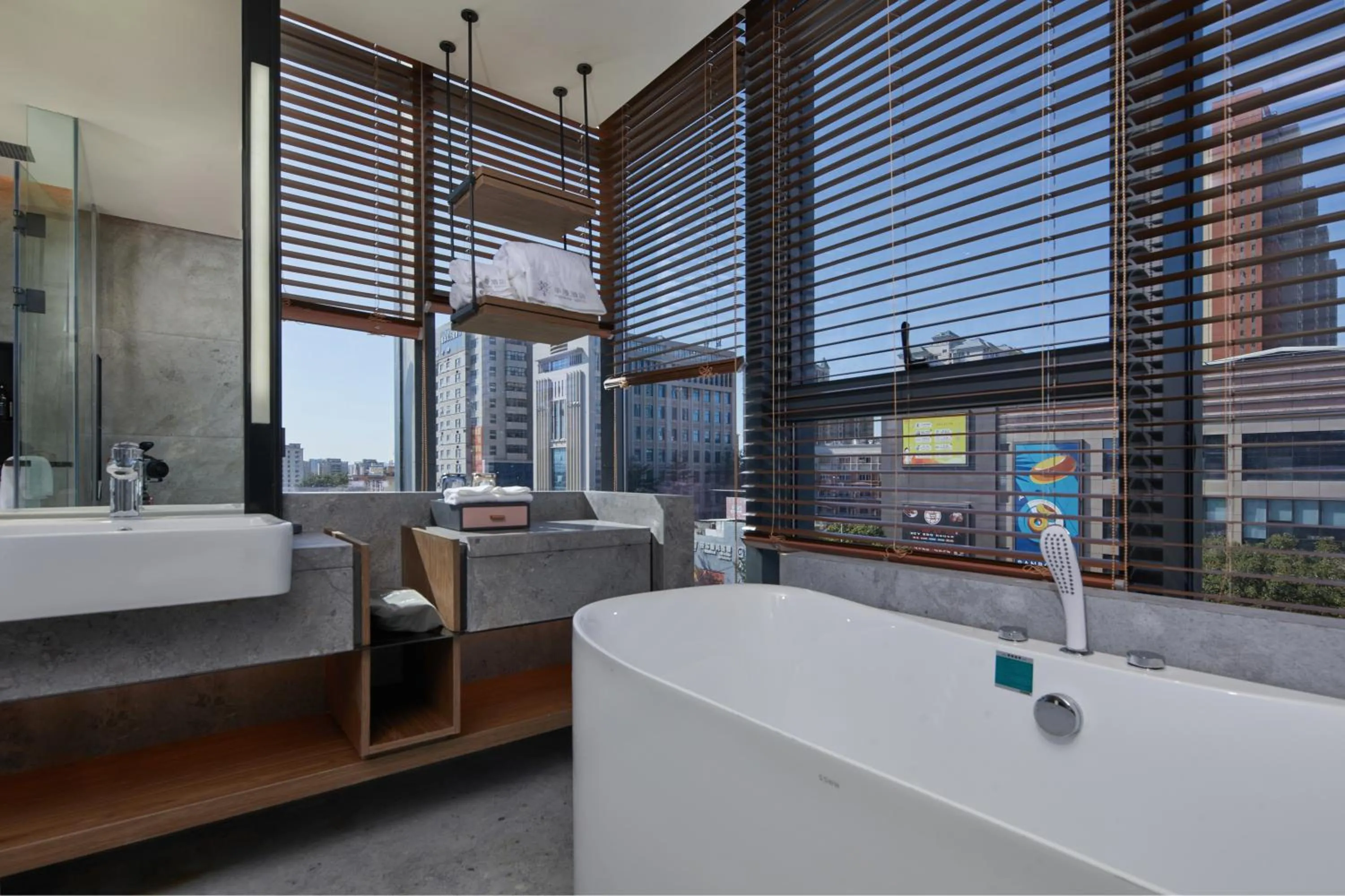 Dongguan Tangxia Huaman Hotel