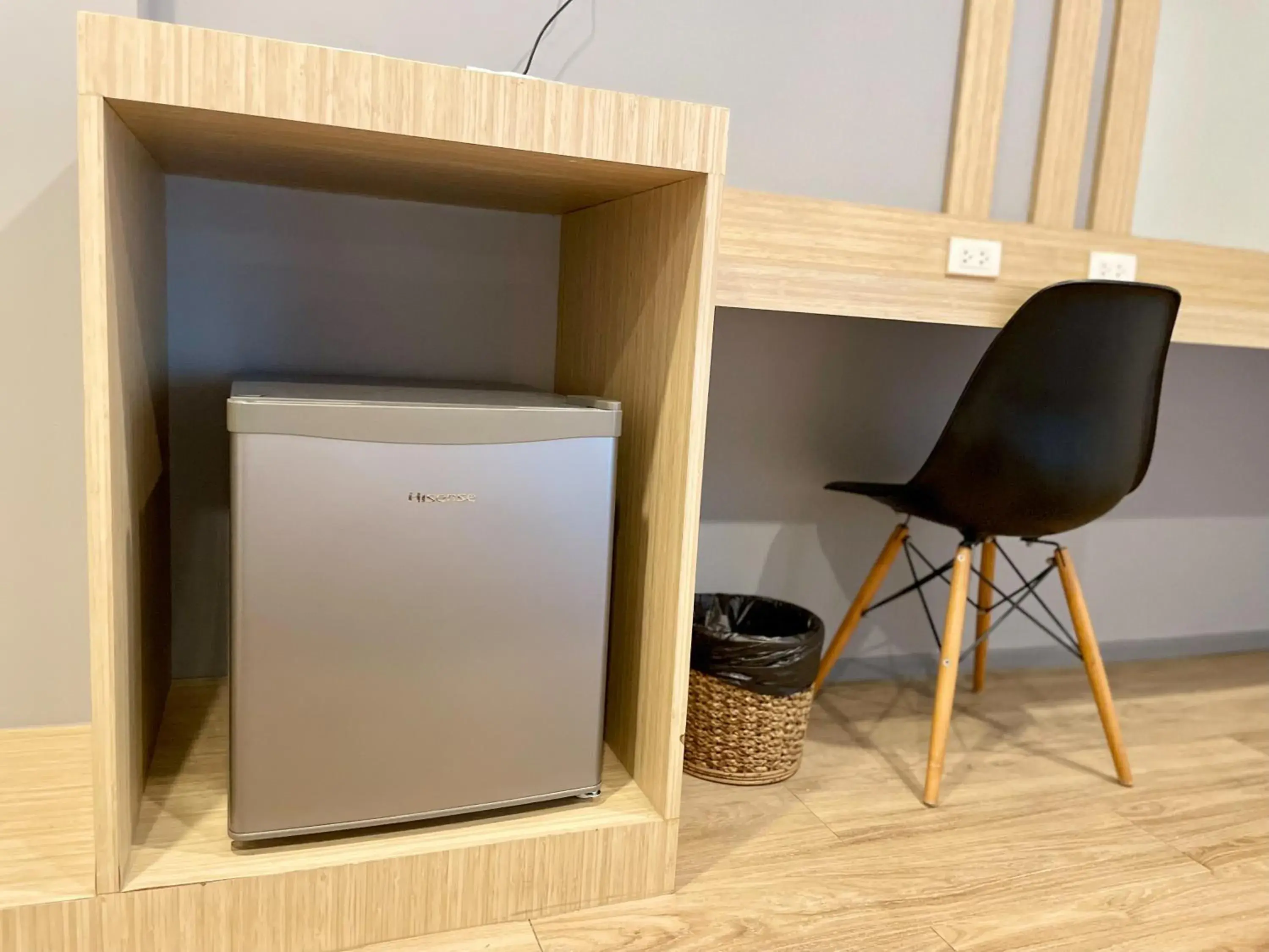 Twin Room with Balcony in Klaang Muang Hotel (โรงแรมกลางเมือง) Twin Room with Balcony in Klaang Muang Hotel (โรงแรมกลางเมือง)