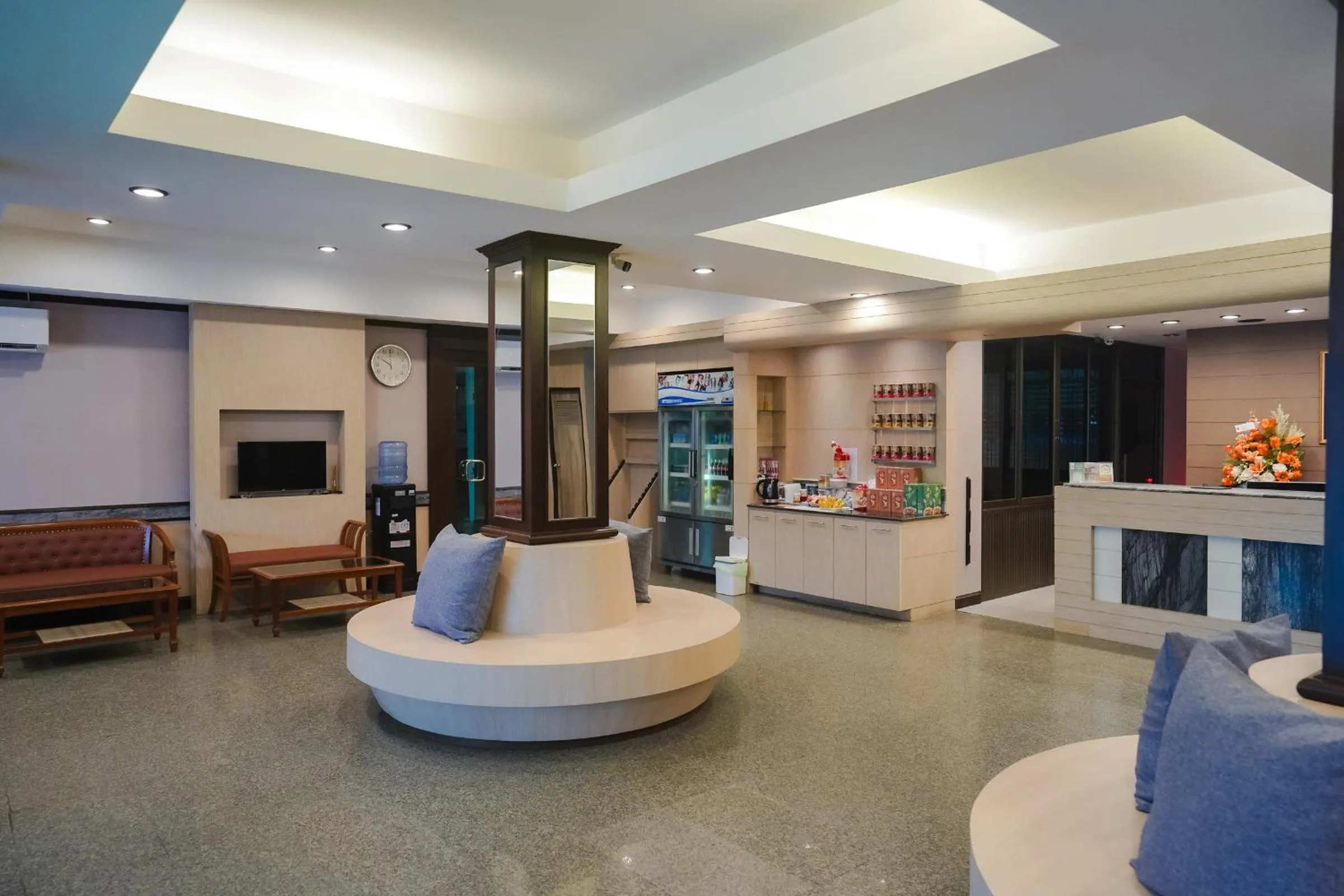 Klaang Muang Hotel (โรงแรมกลางเมือง)