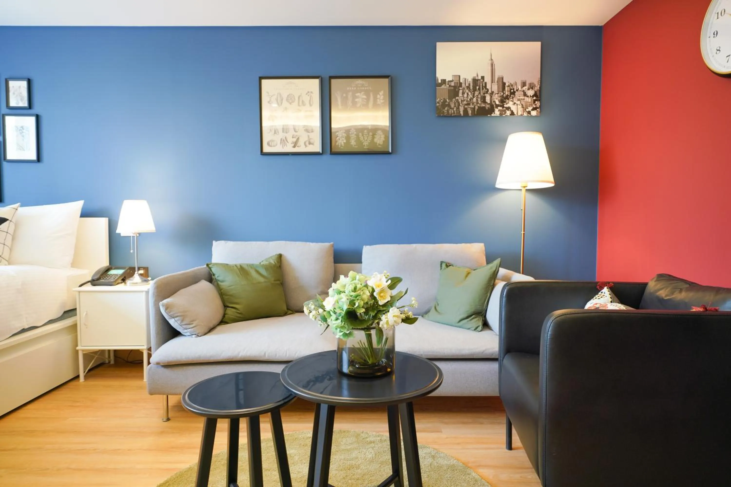 Seating area in Fullon Poshtel - Kaohsiung