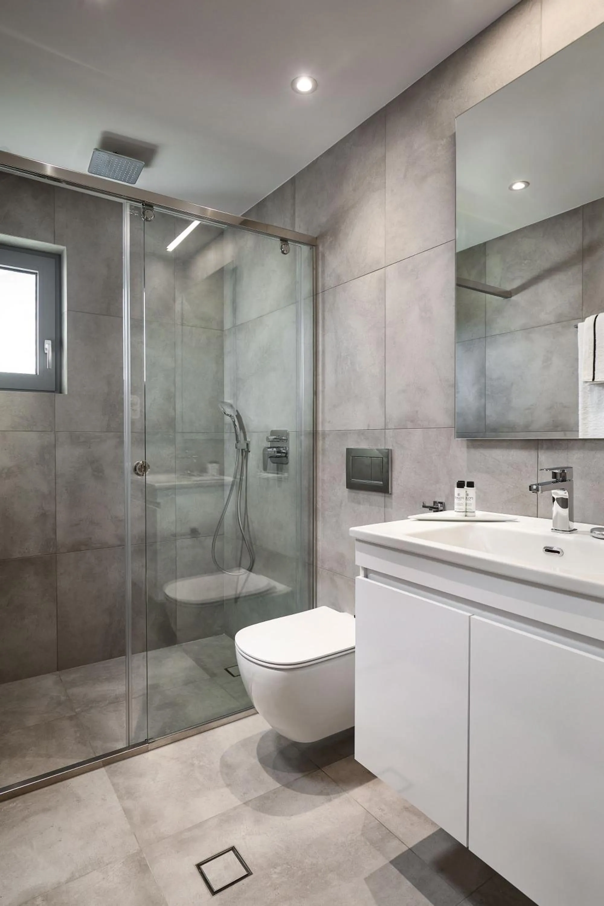 Shower in Quattro Suites