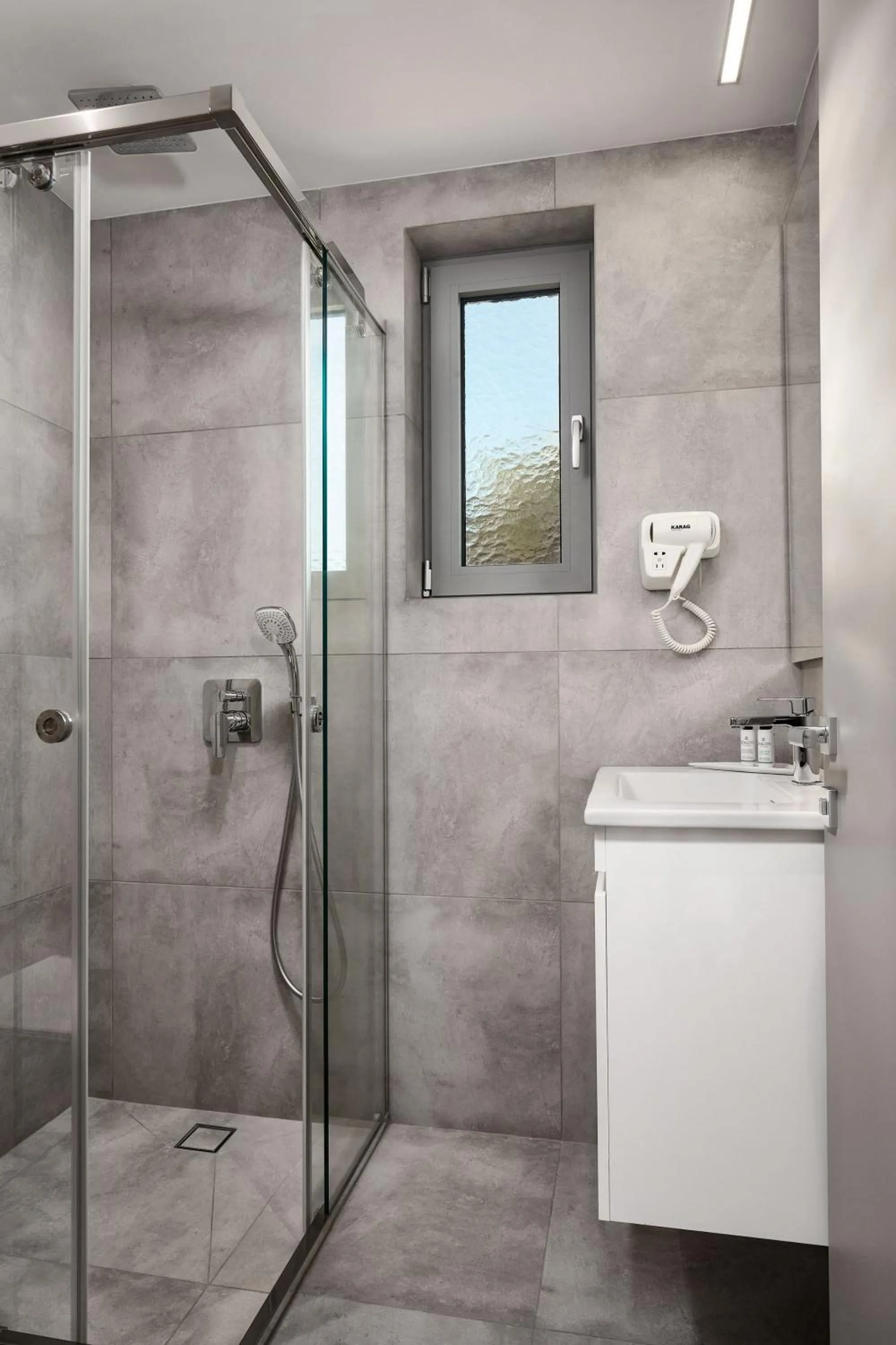 Bathroom in Quattro Suites