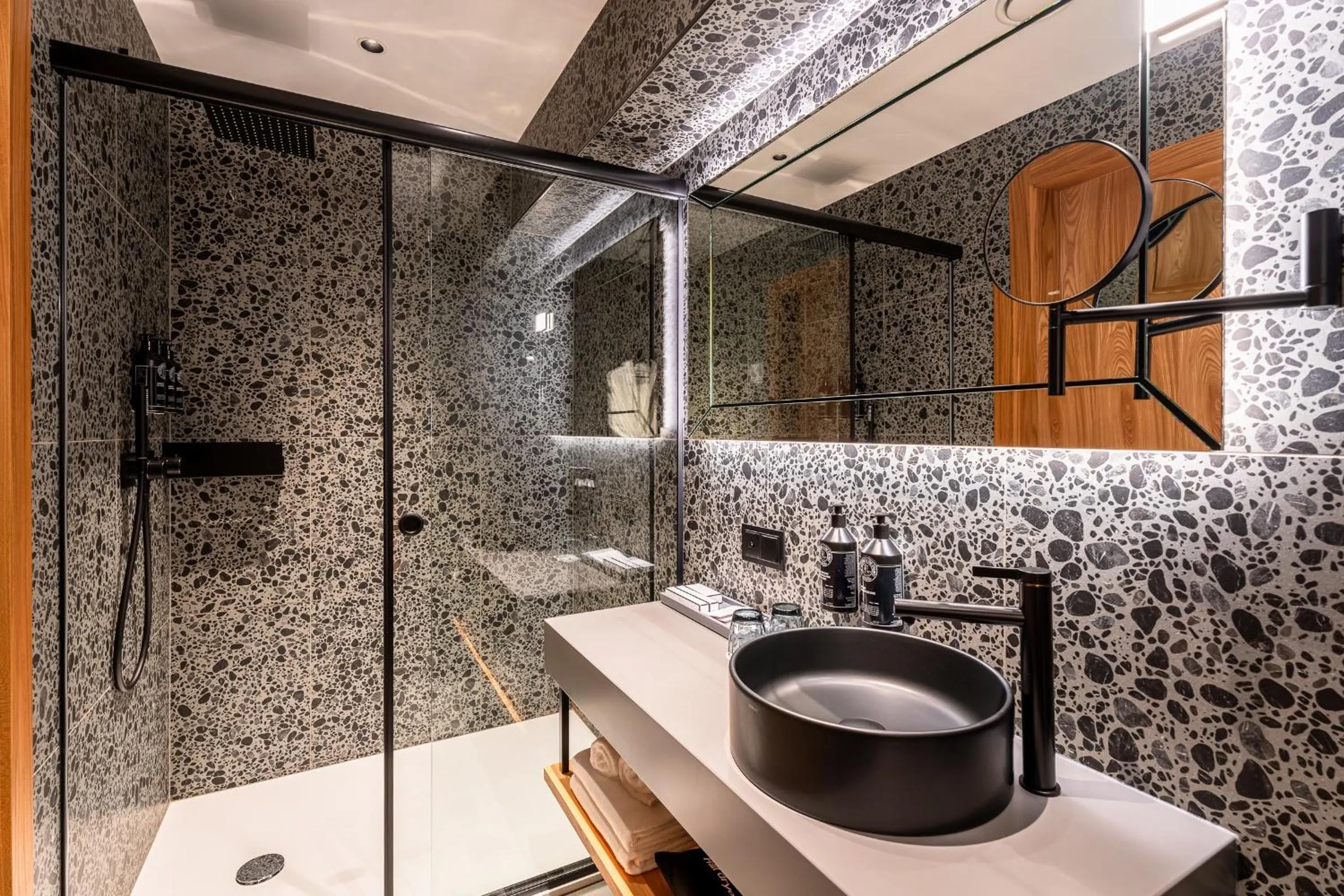 Shower in Aston Hotel Riga