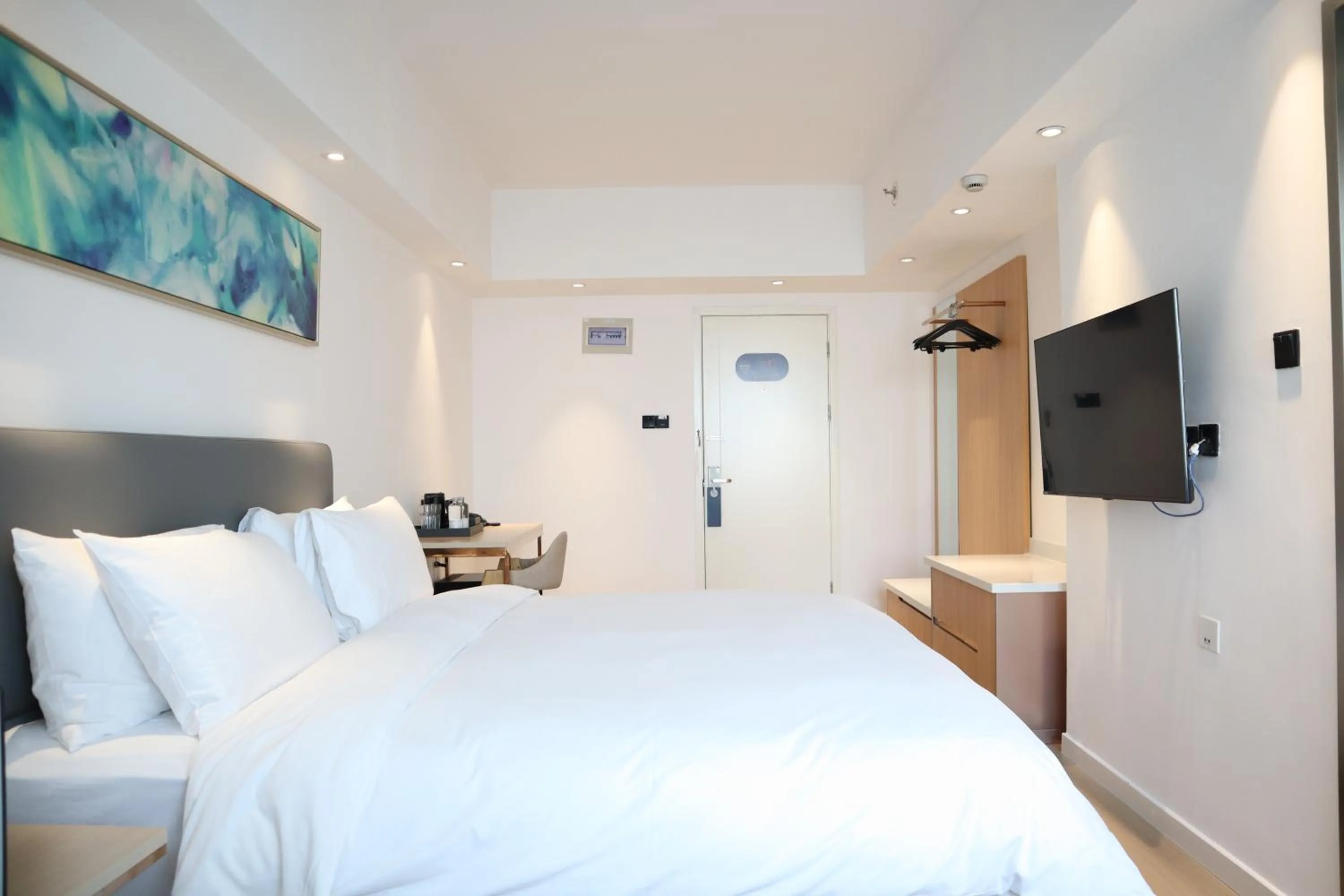 View (from property/room), Bed in Citadines Apart'hotel Shanghai Jing'an Temple