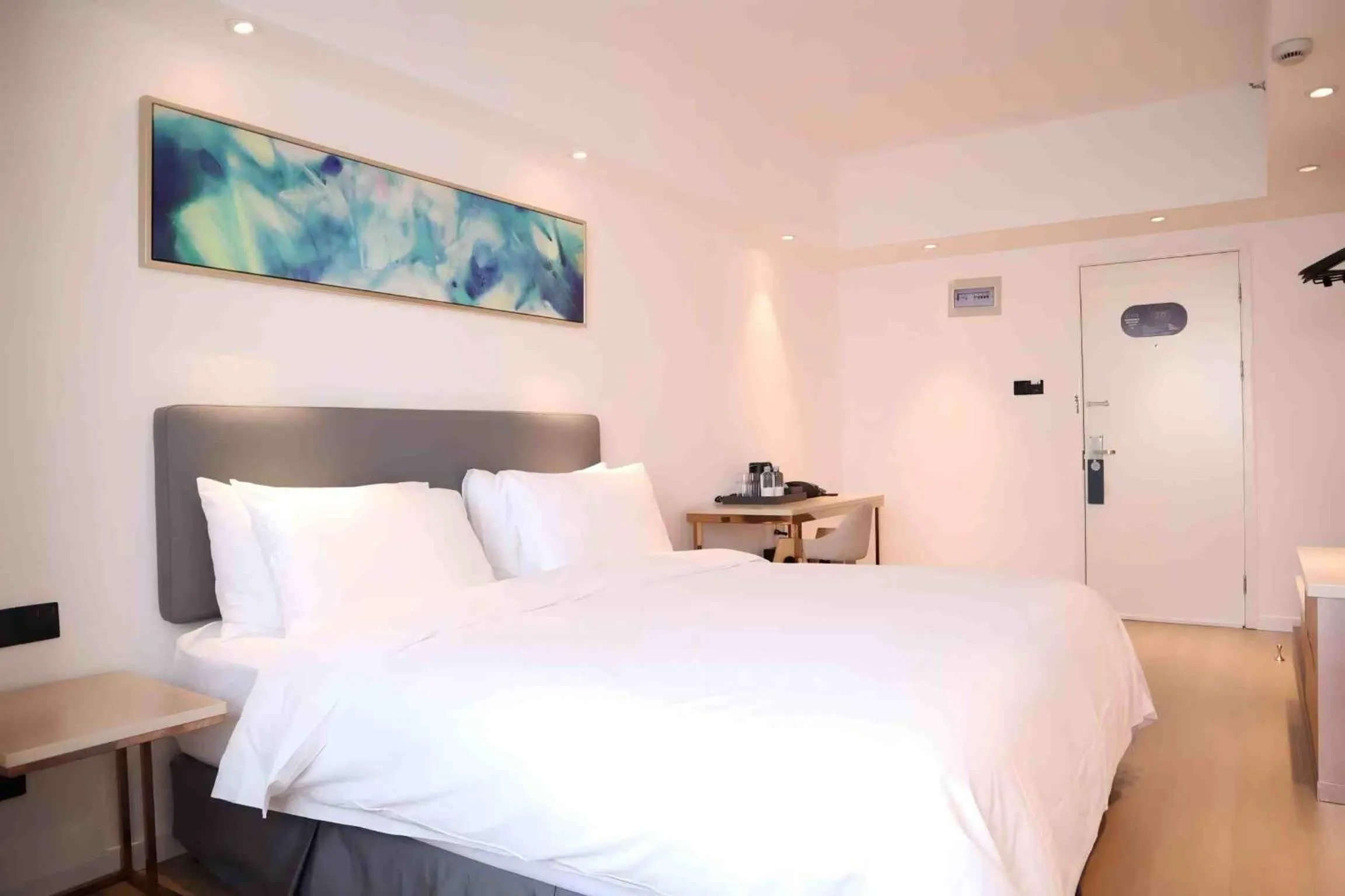 View (from property/room), Bed in Citadines Apart'hotel Shanghai Jing'an Temple