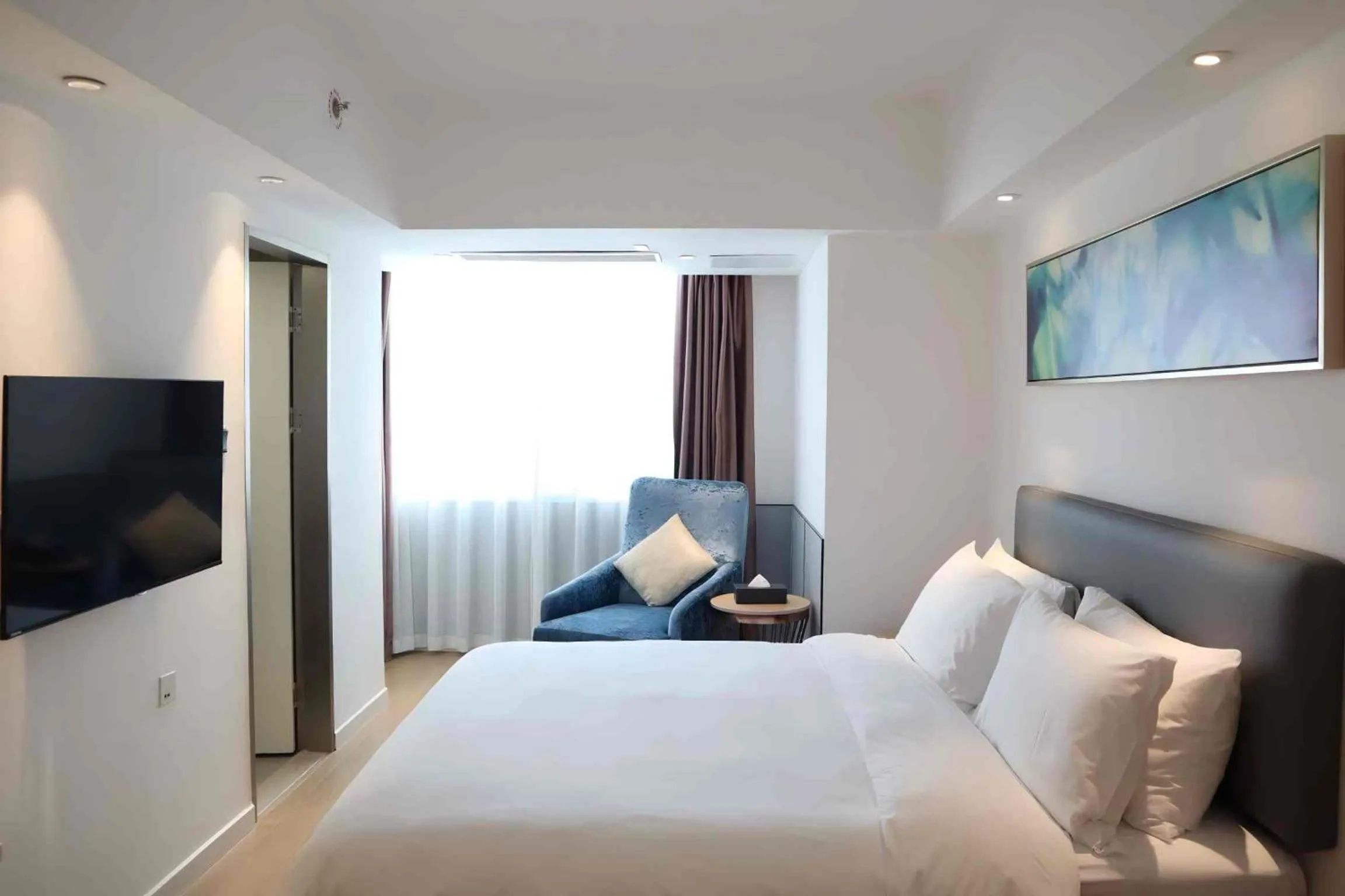 View (from property/room), Bed in Citadines Apart'hotel Shanghai Jing'an Temple