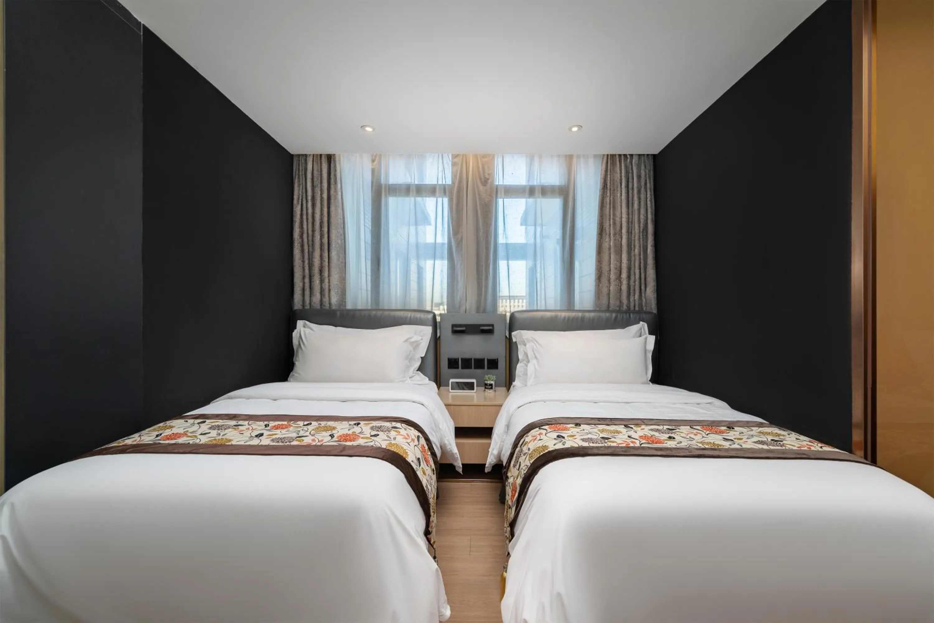 Bed in Citadines Apart'hotel Shanghai Jing'an Temple