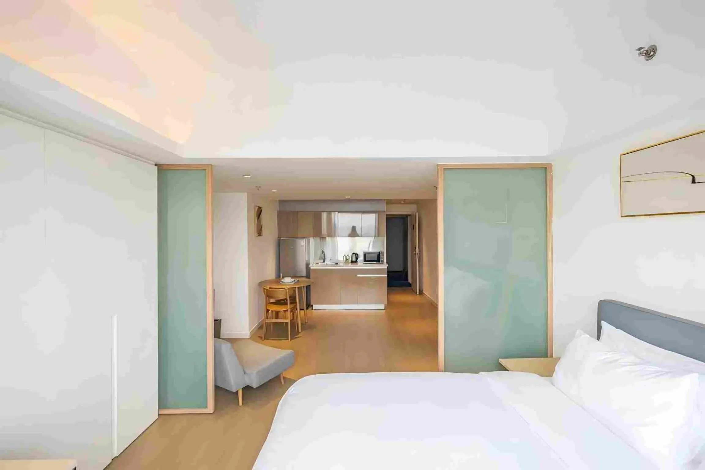 Bedroom, Bed in Citadines Apart'hotel Shanghai Jing'an Temple