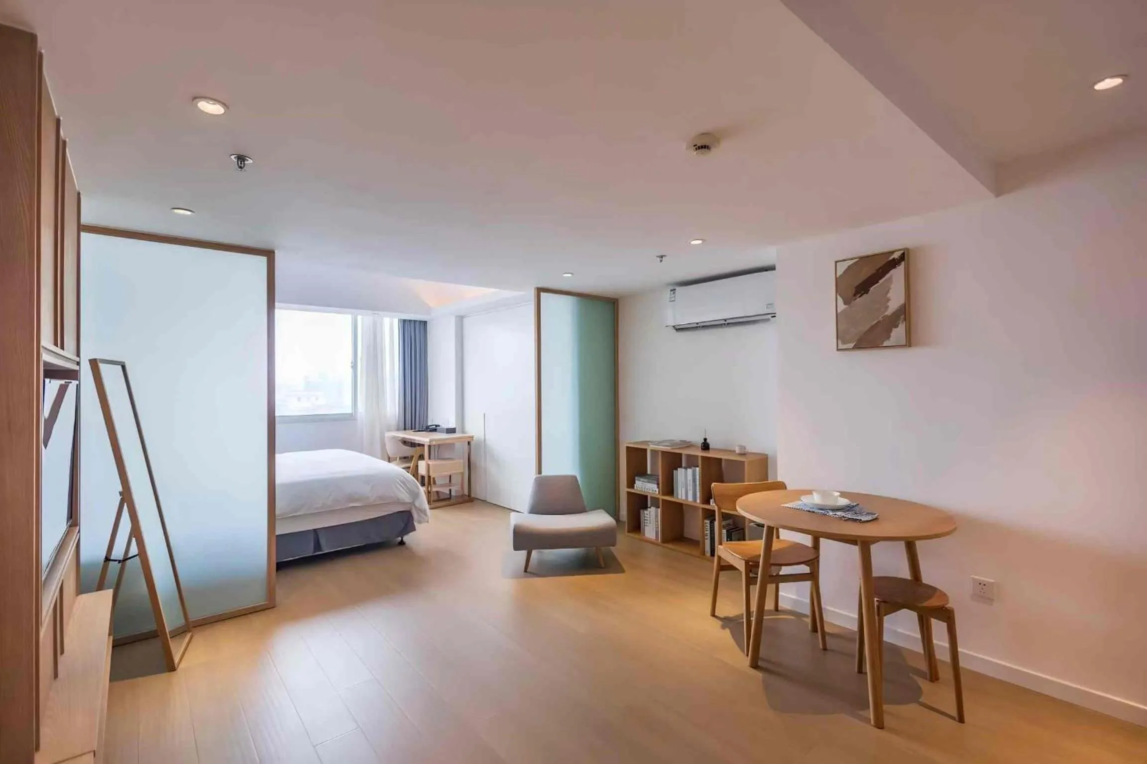 Bedroom, Bed in Citadines Apart'hotel Shanghai Jing'an Temple