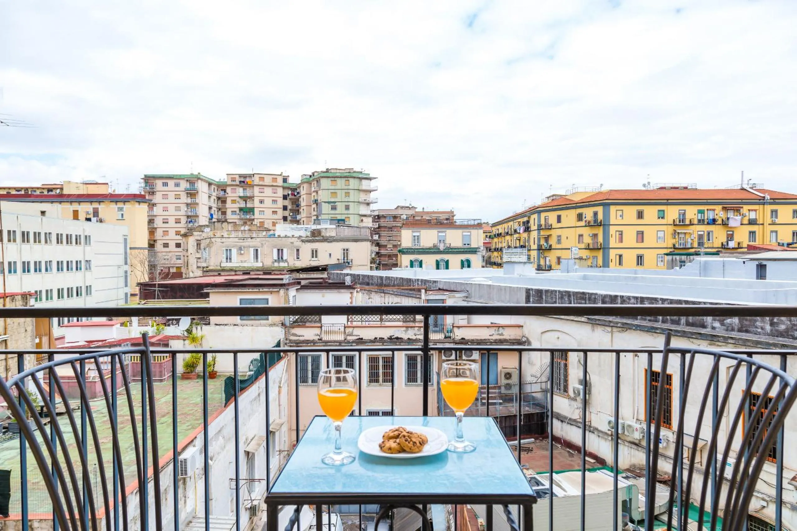 Chiara Modern Apartment by Wonderful Italy