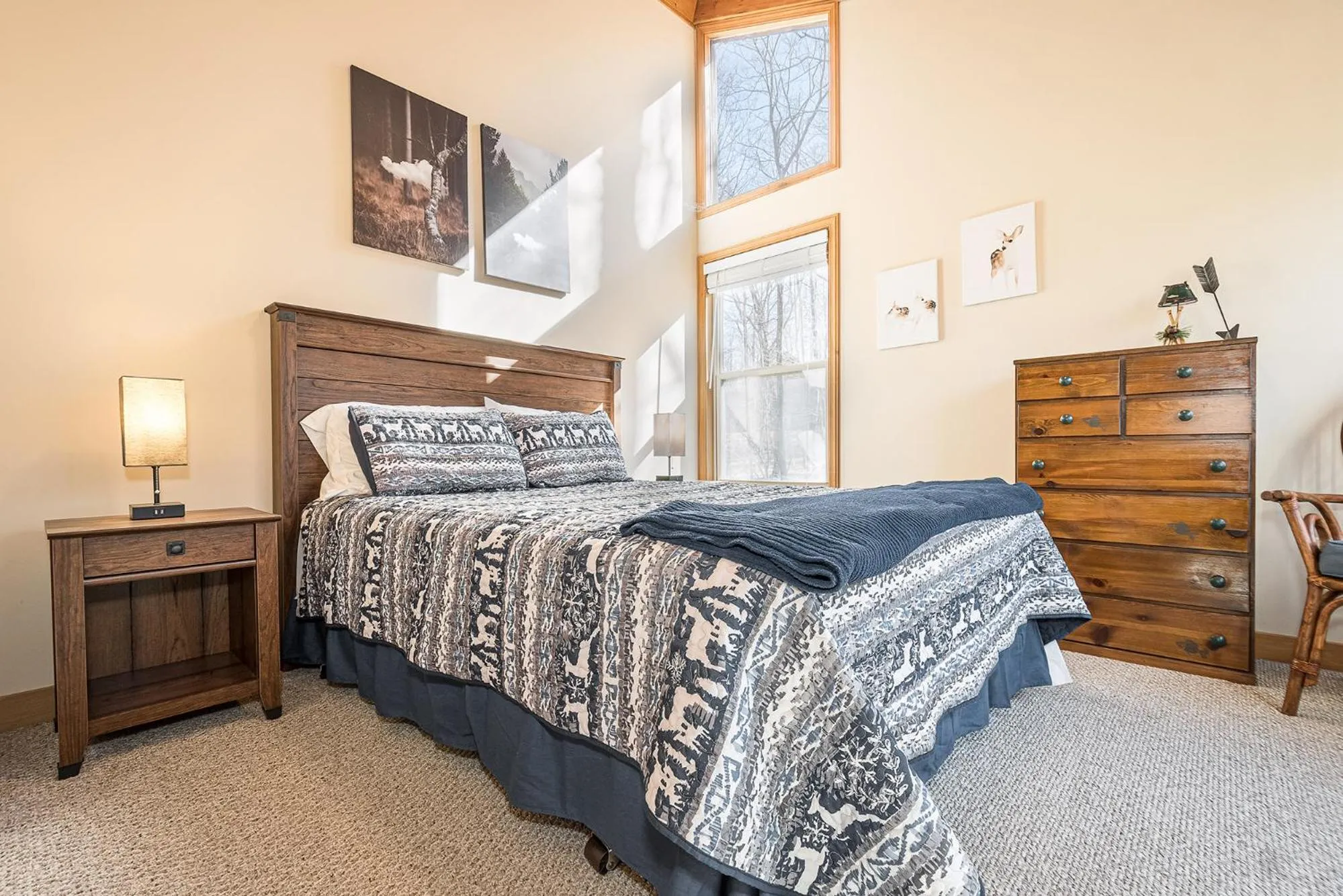 Property building, Bed in Mountain Freedom