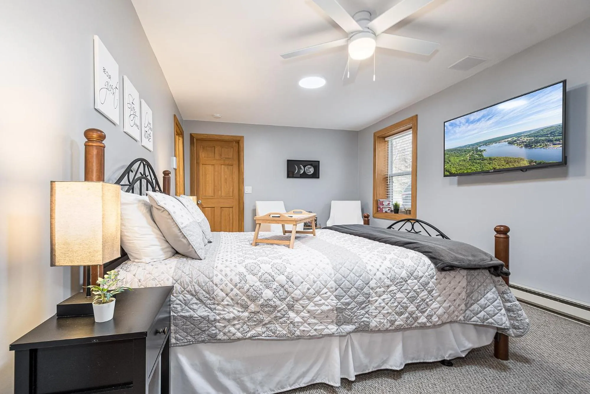 Property building, Bed in Mountain Freedom