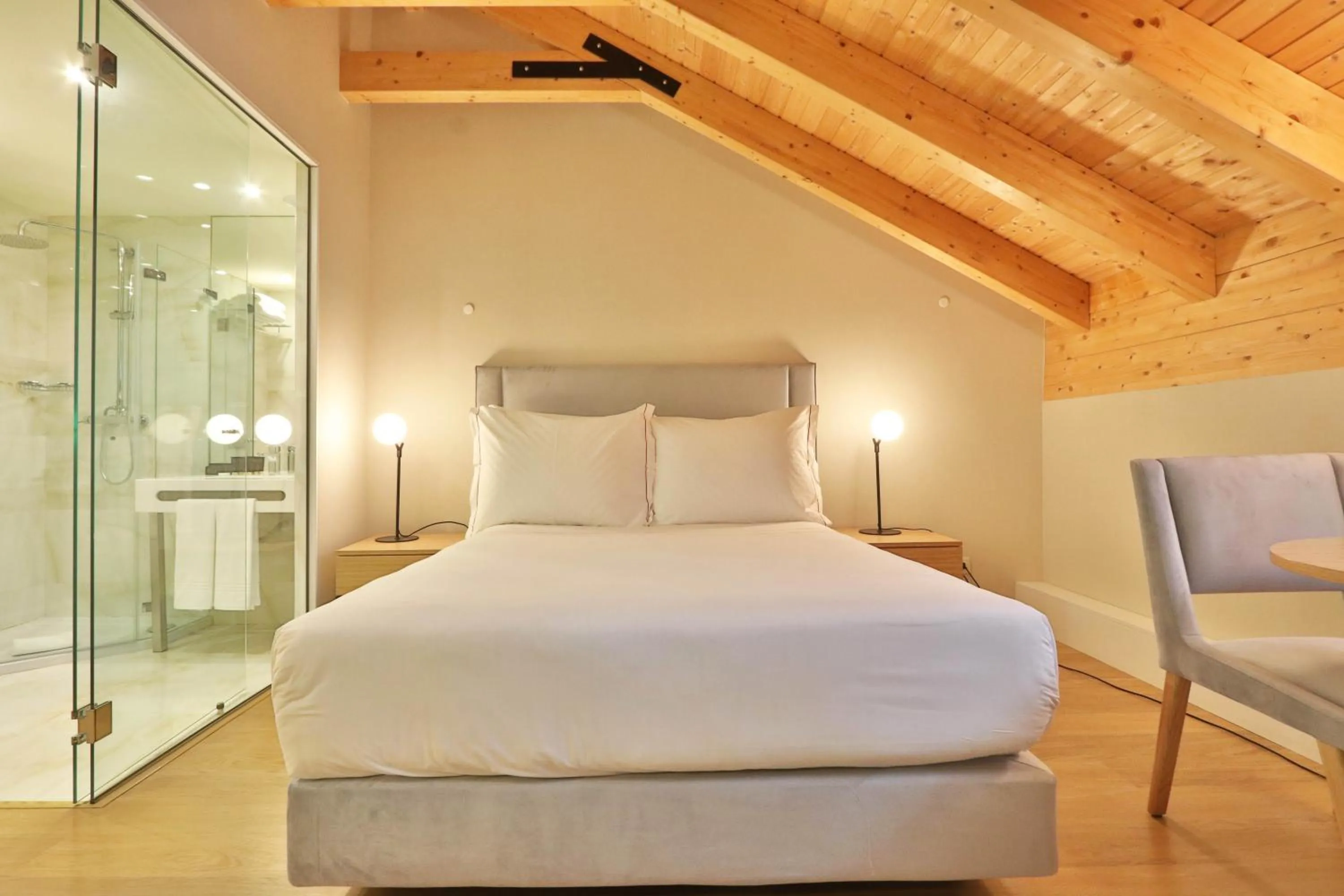 Toilet, Bed in BOULEVARD Boutique Studios