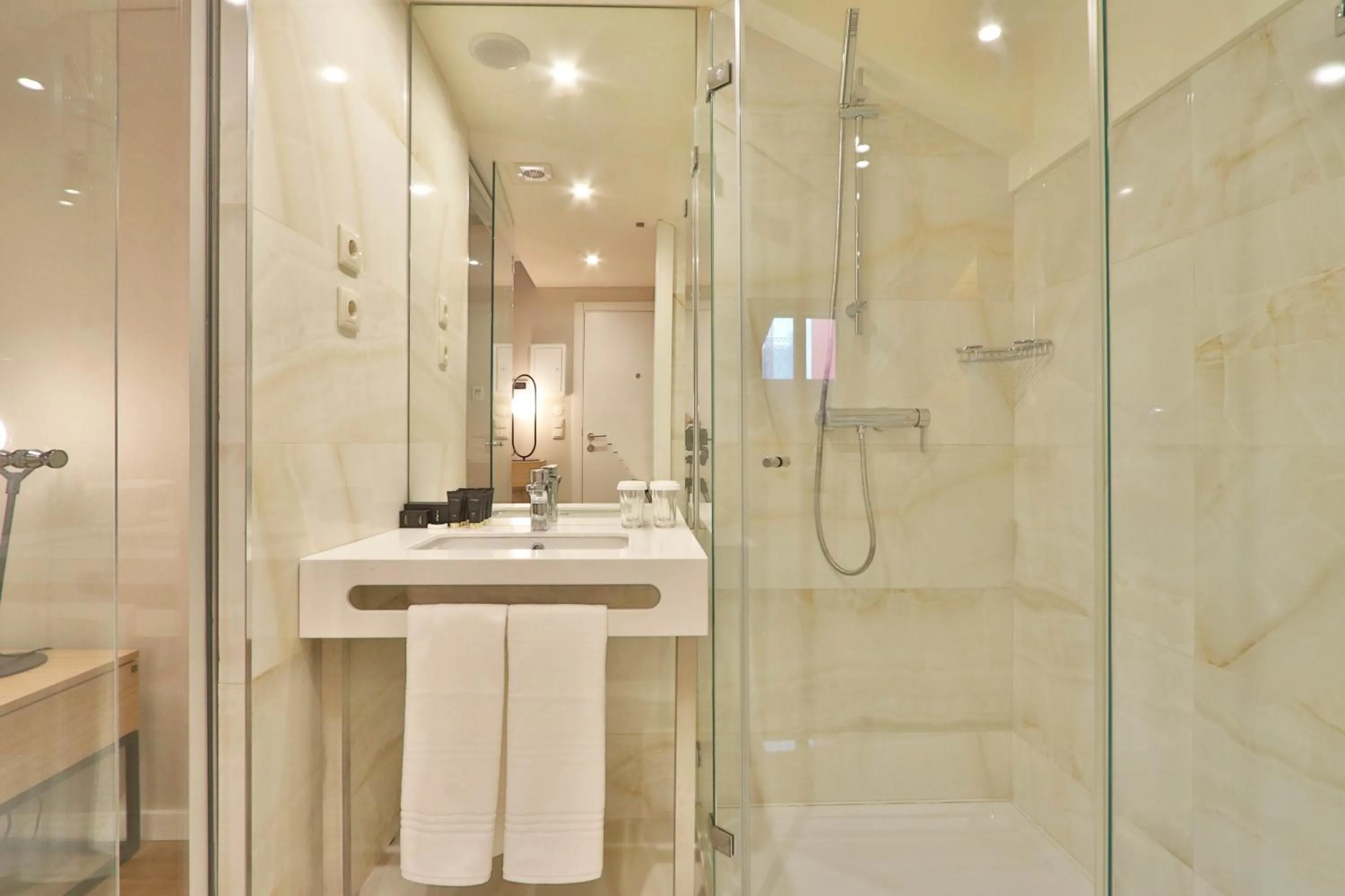 Toilet in BOULEVARD Boutique Studios