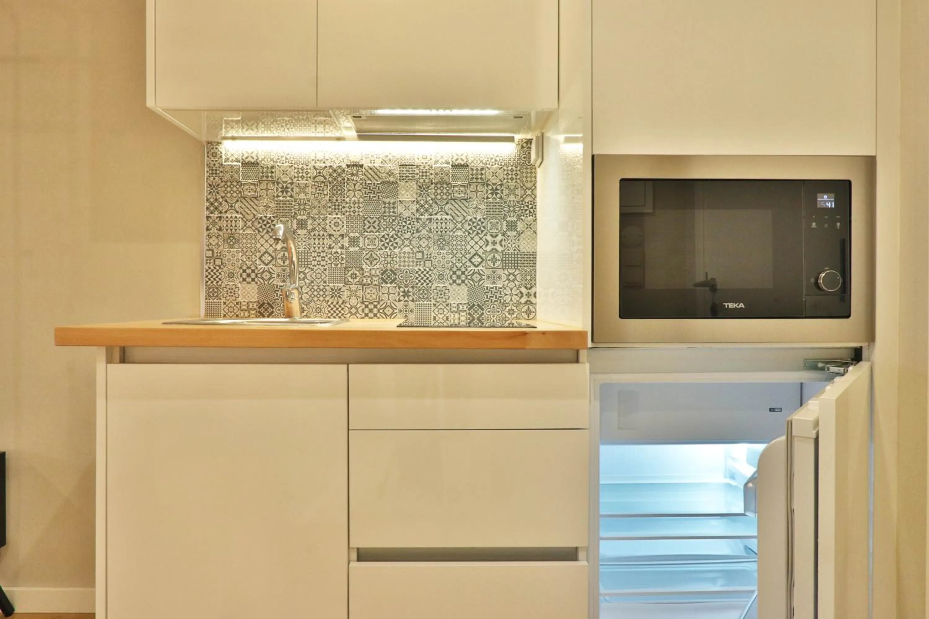Kitchen or kitchenette in BOULEVARD Boutique Studios