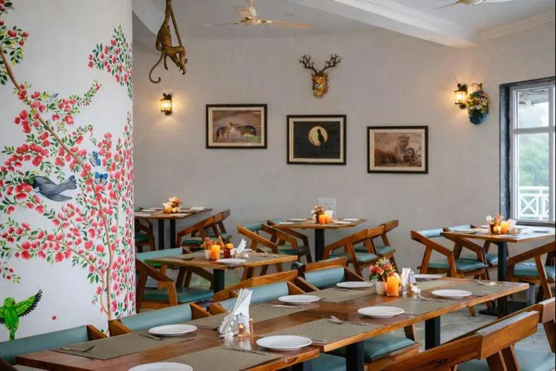 Restaurant/places to eat in The Sky Imperial Pavoreal Jungle Resort