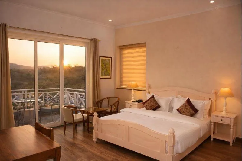 Bedroom, Bed in The Sky Imperial Pavoreal Jungle Resort