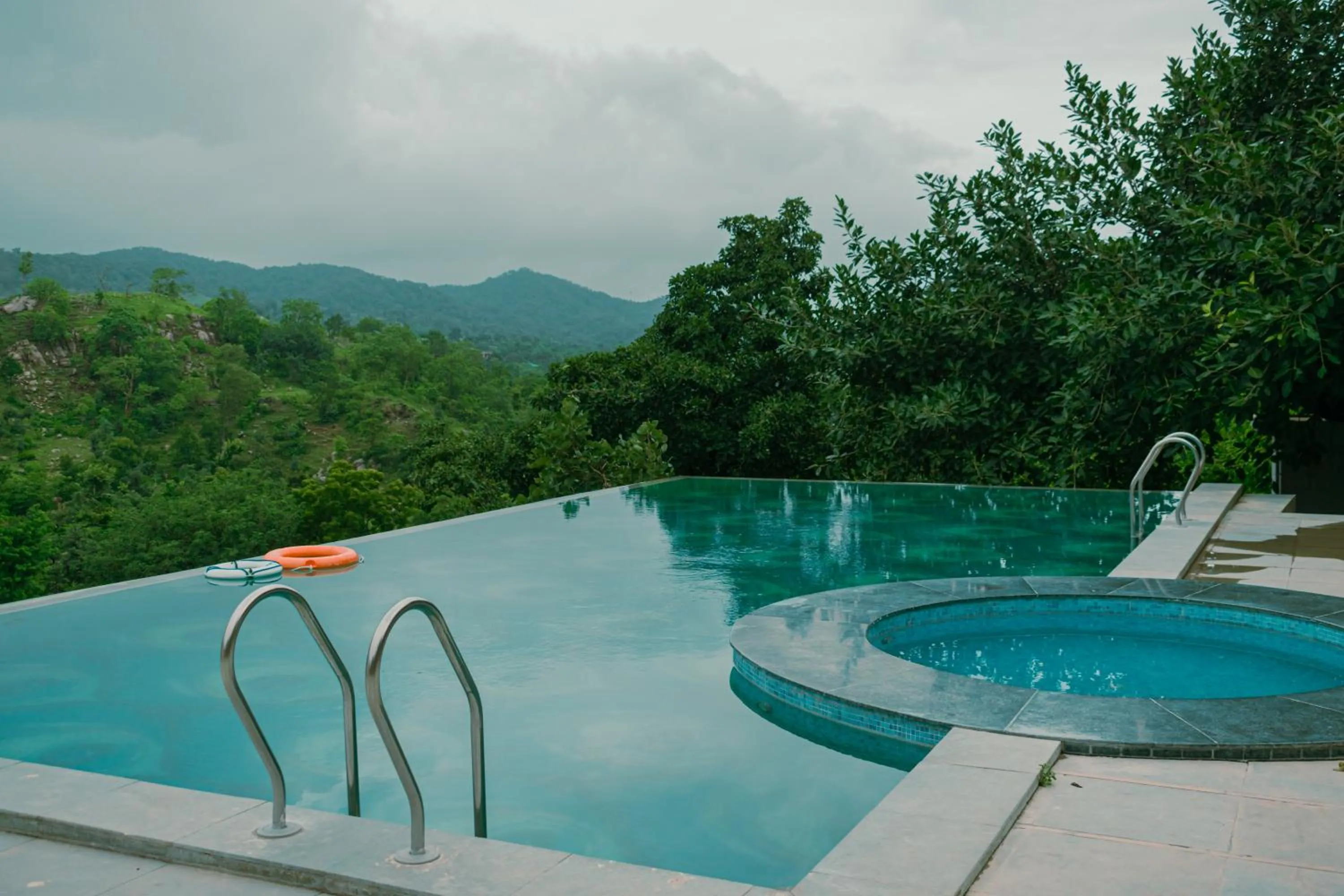 Swimming pool in The Sky Imperial Pavoreal Jungle Resort