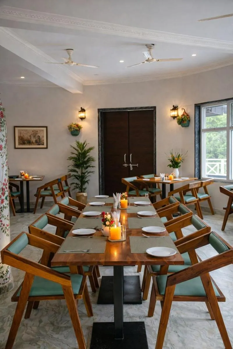 Restaurant/places to eat in The Sky Imperial Pavoreal Jungle Resort