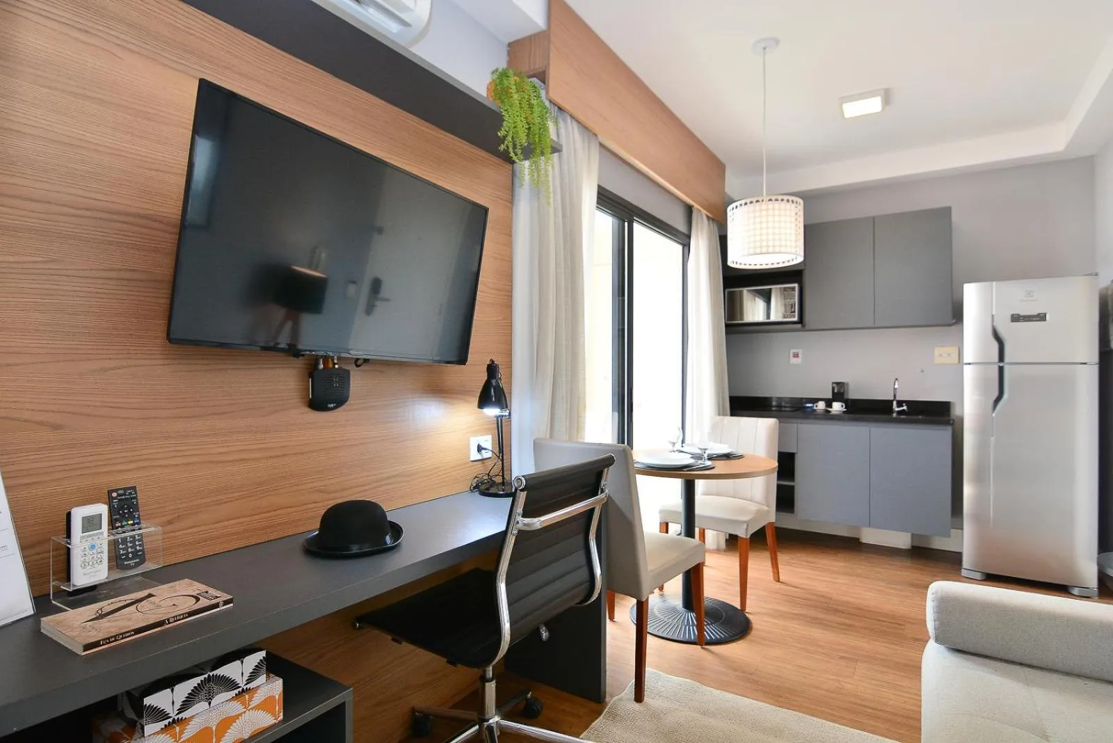 Coffee/tea facilities in Charlie Faria Lima