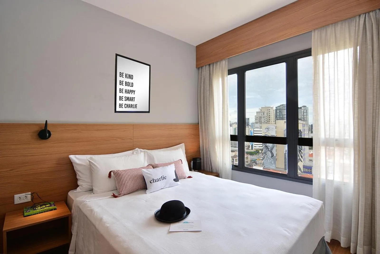 Bed in Charlie Faria Lima