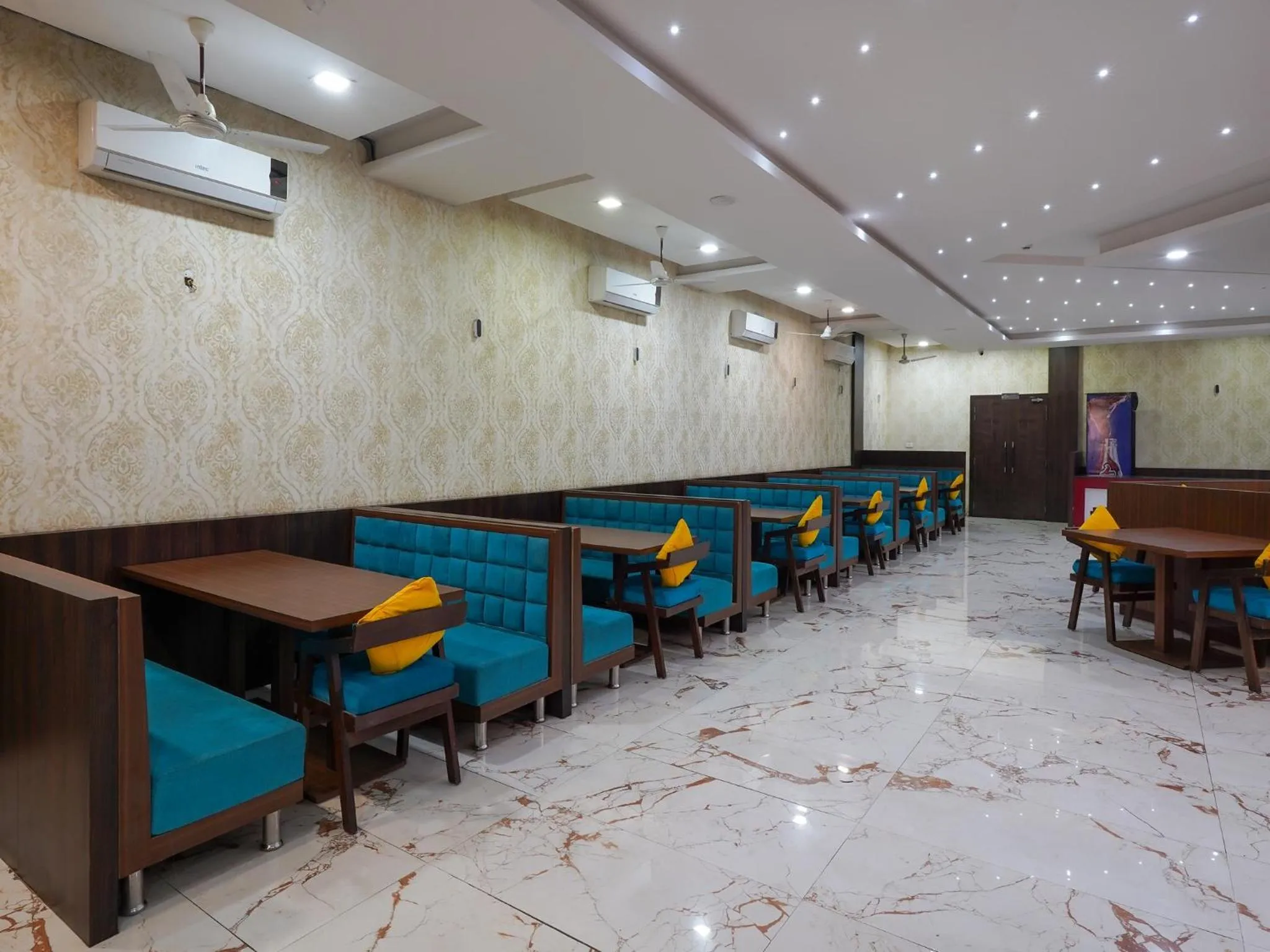 Palette by CheckIn The Royal Castle Resort Rajkot