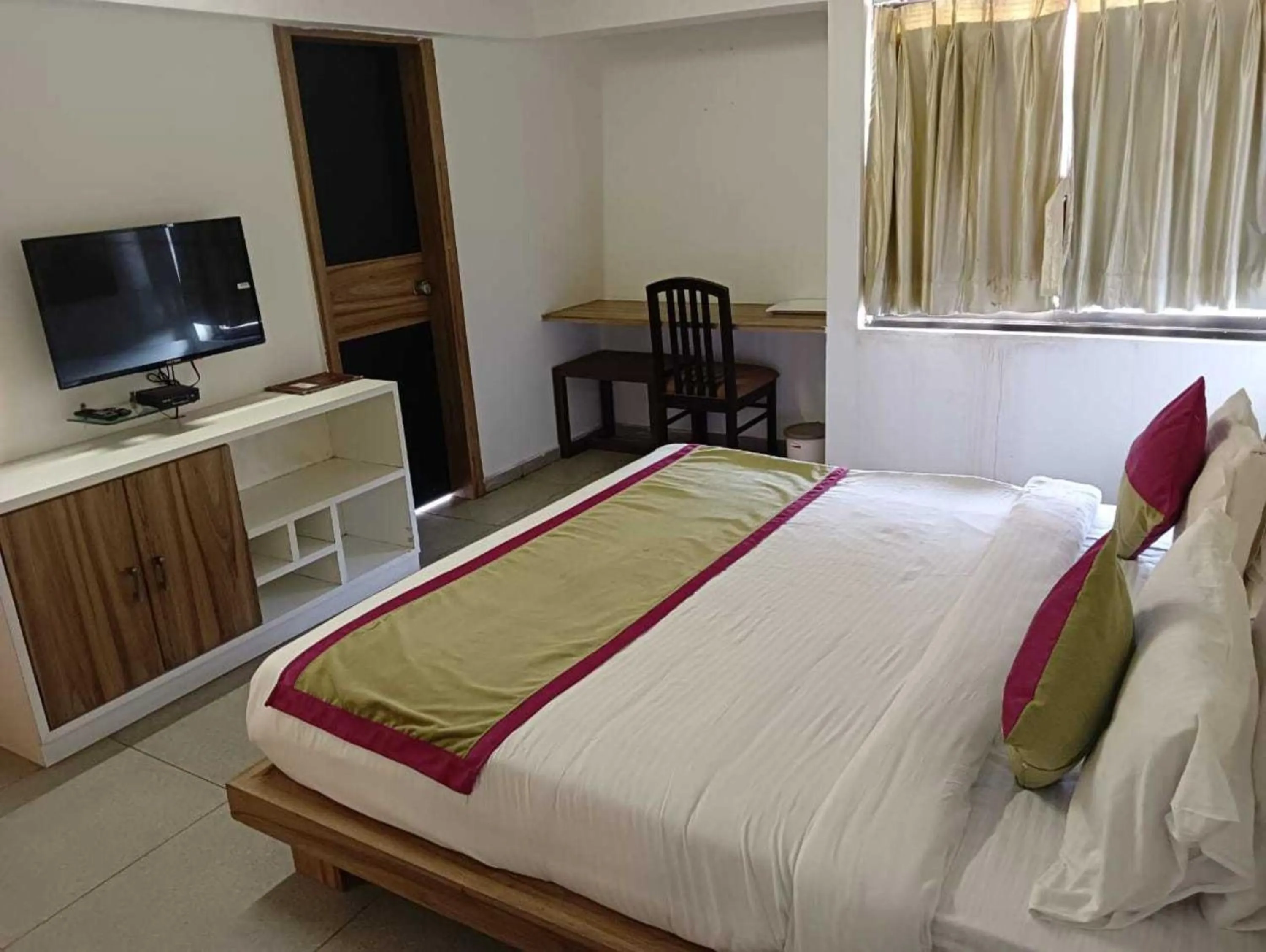 Bed in Palette by CheckIn The Royal Castle Resort Rajkot