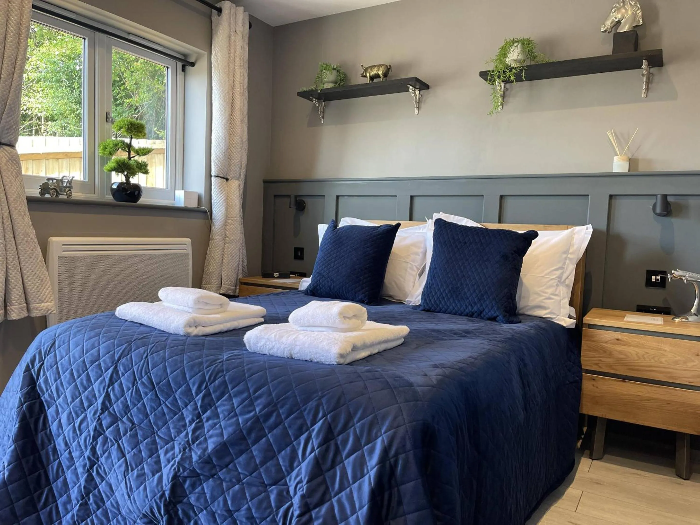 Bedroom, Bed in The Old Talbot Rooms Milton Keynes