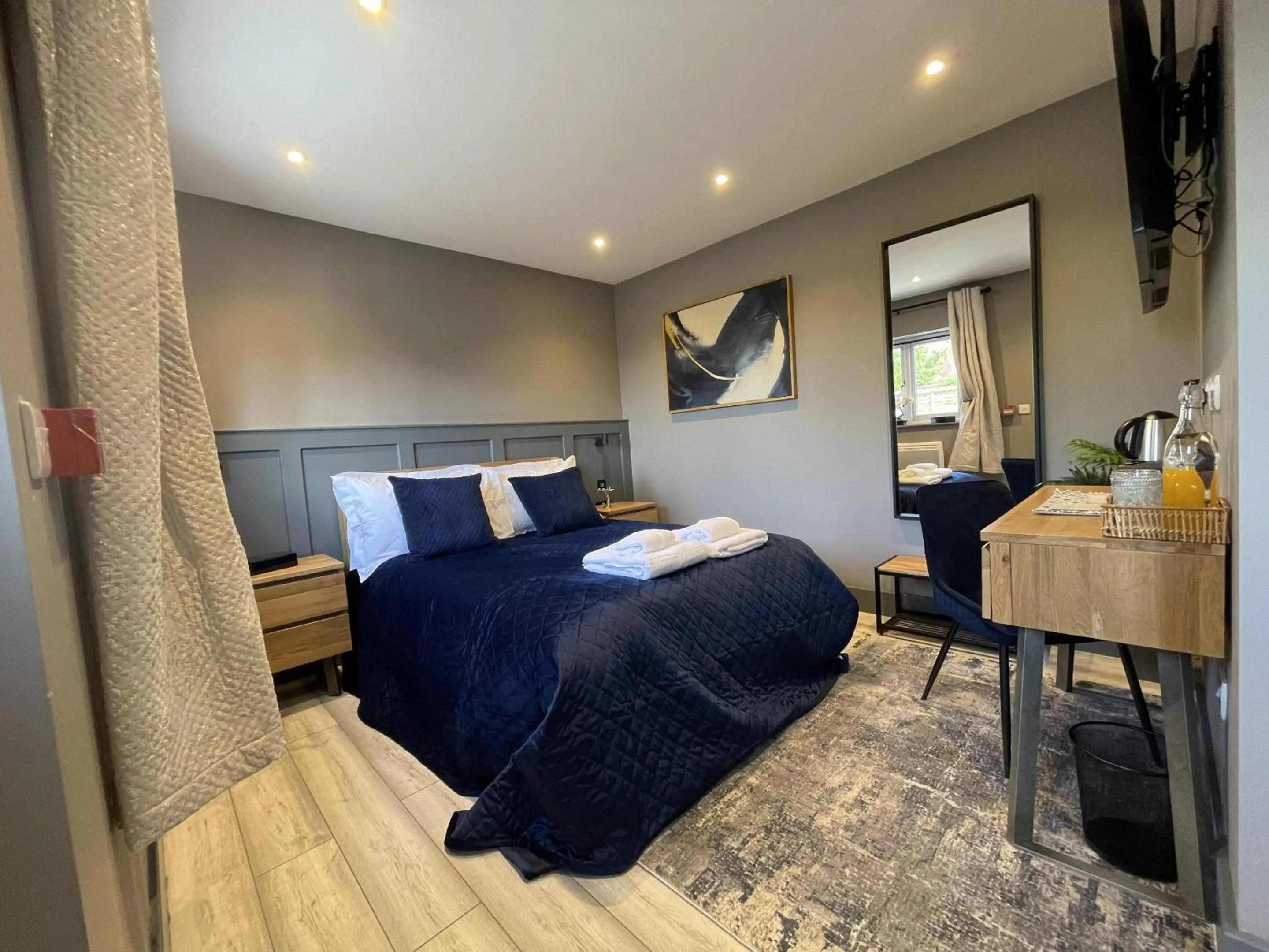 Bedroom, Bed in The Old Talbot Rooms Milton Keynes