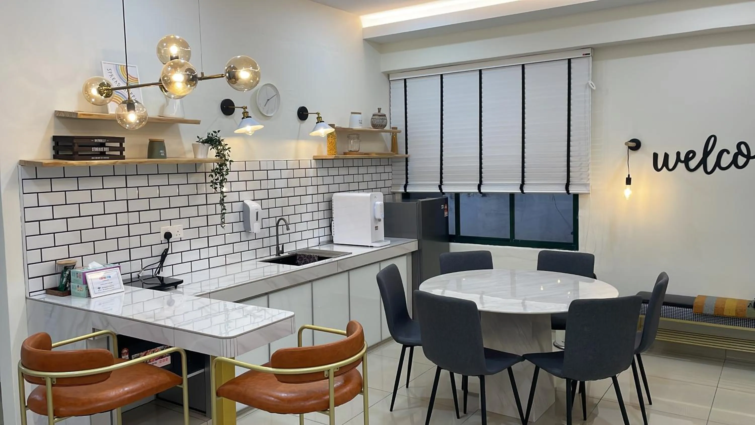 Luscious~ Walking Distance to SEE, SHOP and EAT