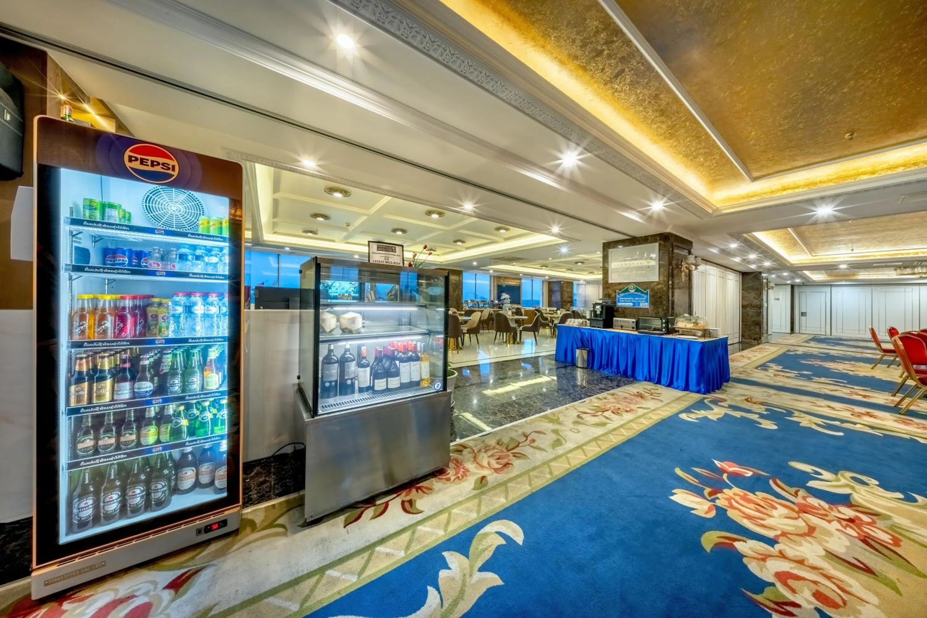 Food and drinks in ST Hotel Wattay Airport