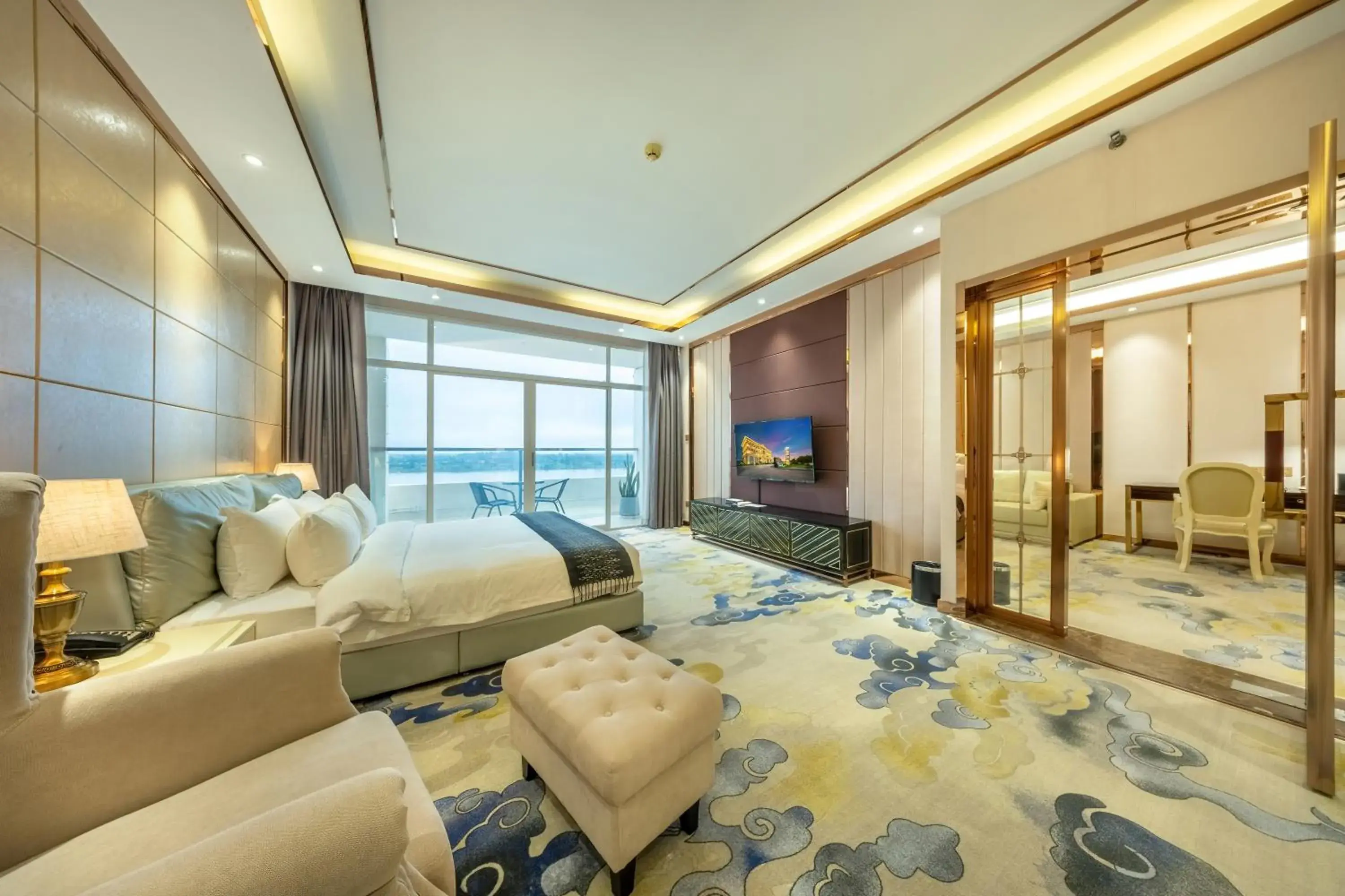 Executive Suite River View in ST Hotel Wattay Airport Executive Suite River View in ST Hotel Wattay Airport