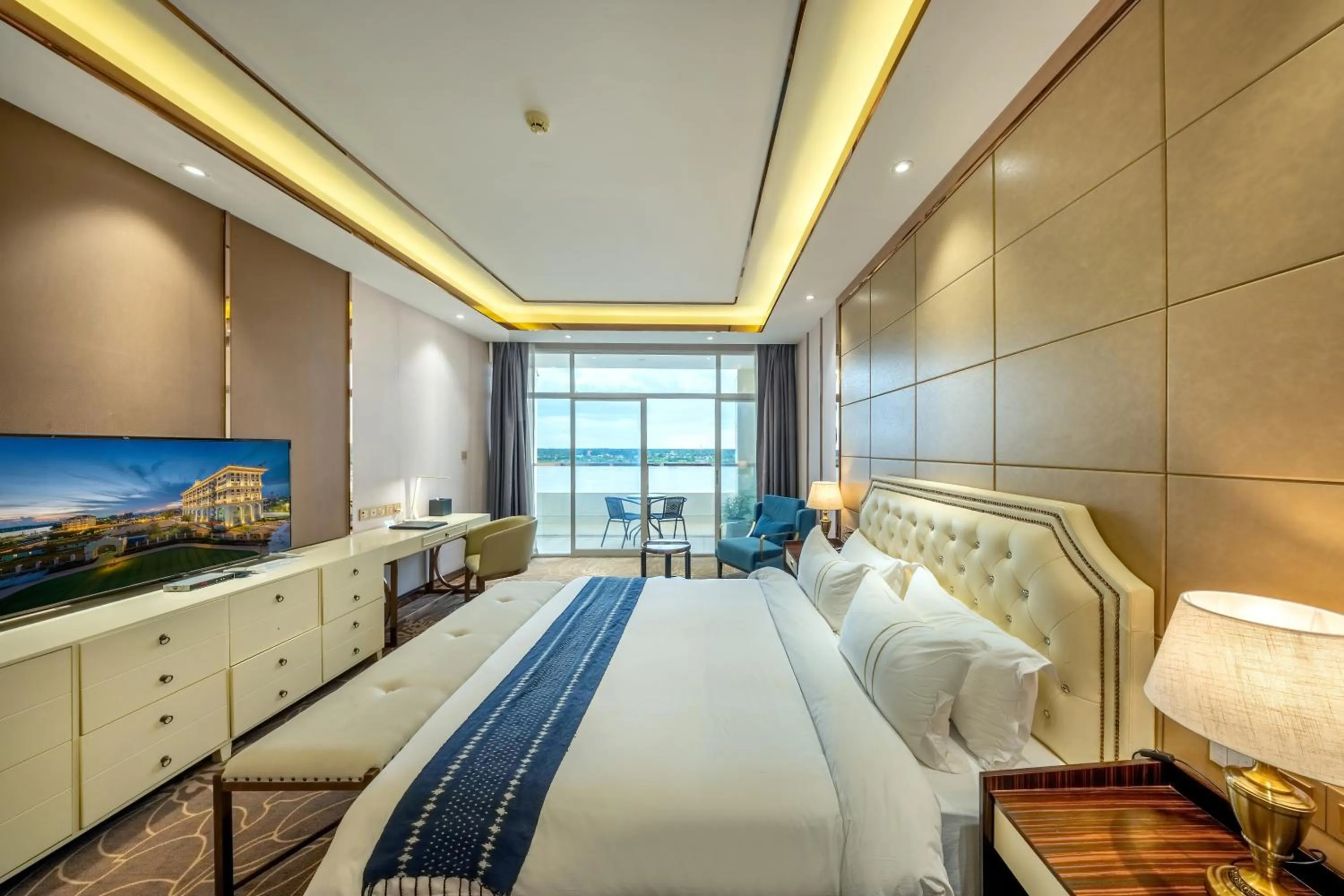 Bedroom, Bed in ST Hotel Wattay Airport