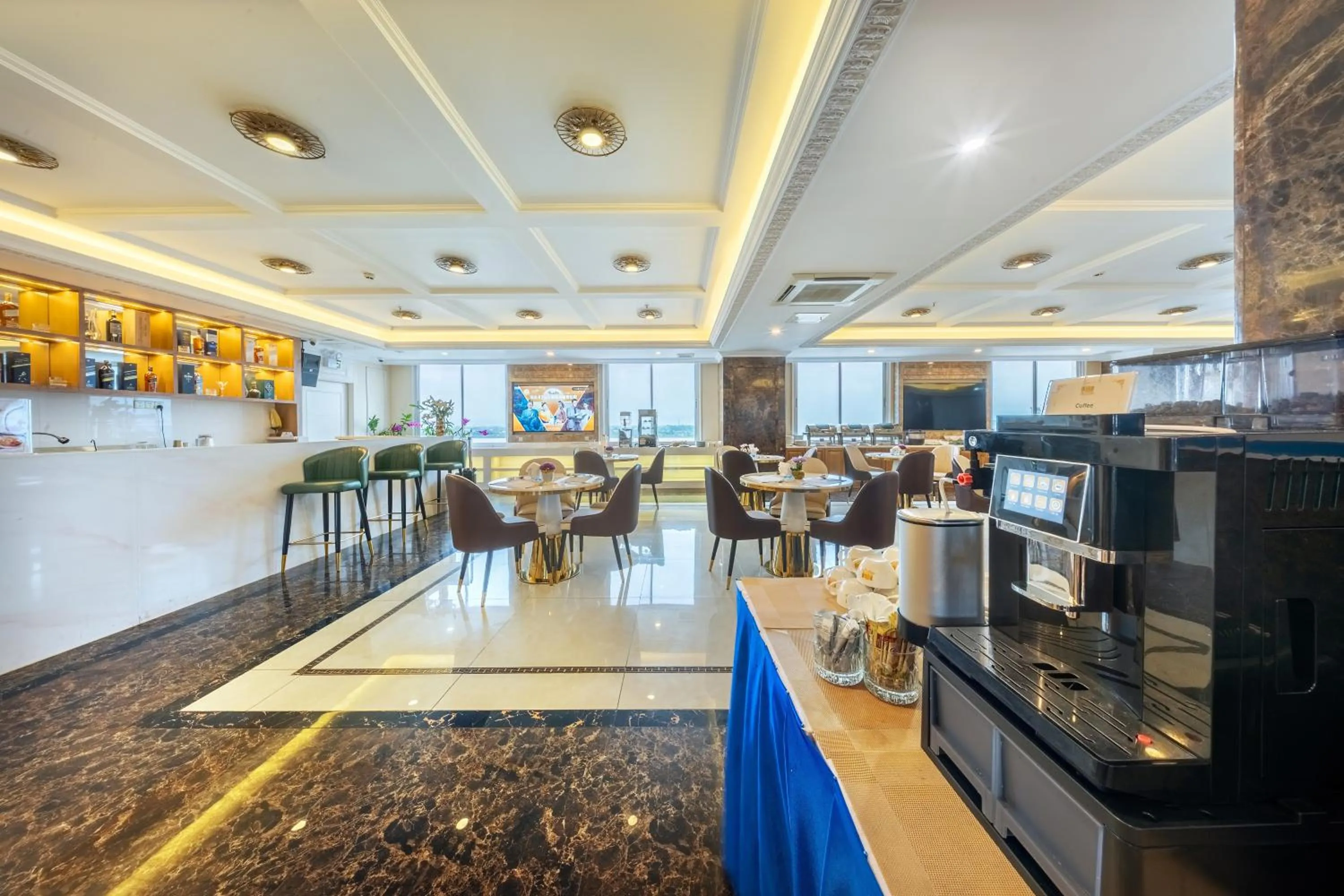 Coffee/tea facilities in ST Hotel Wattay Airport