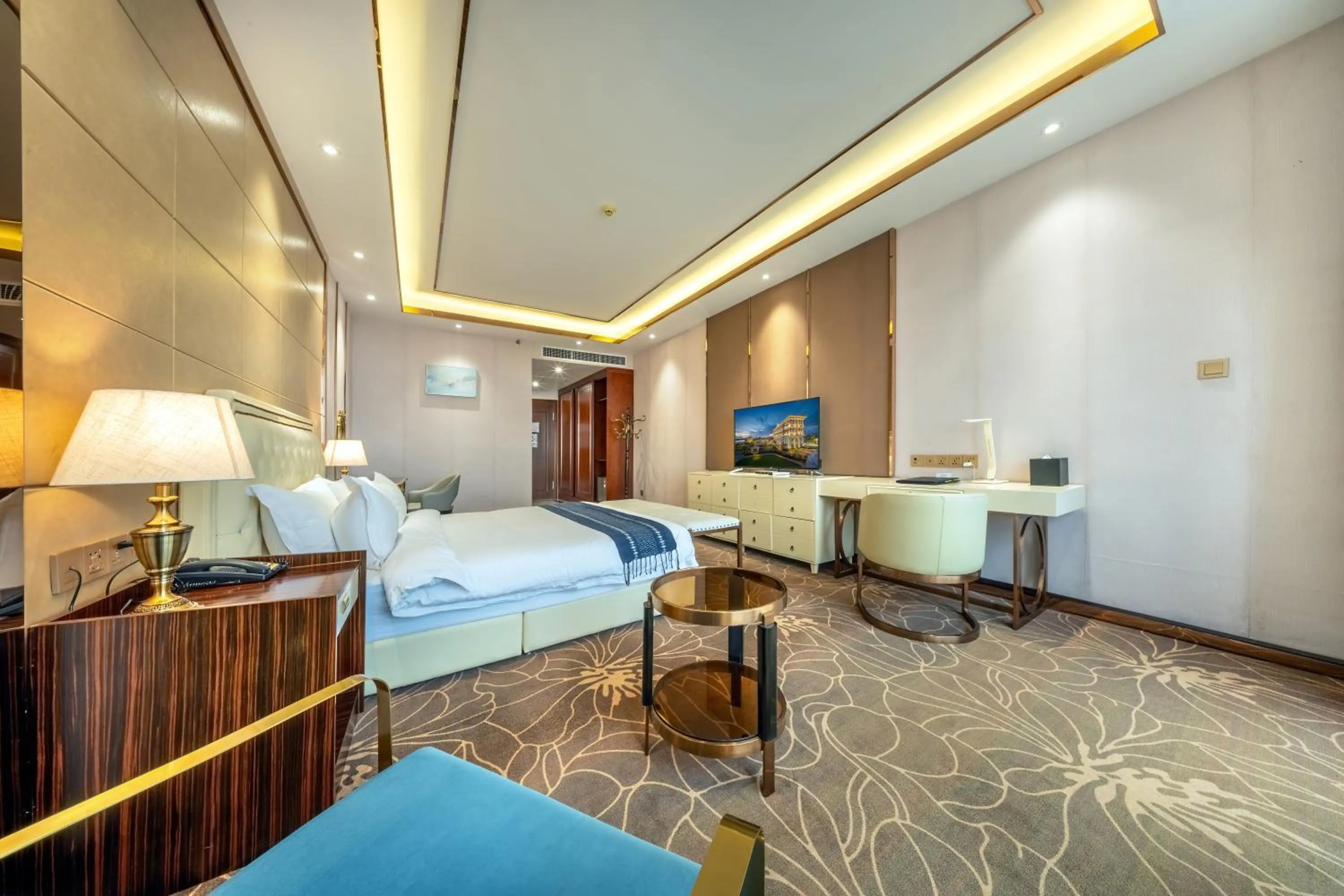 Photo of the whole room, Bed in ST Hotel Wattay Airport