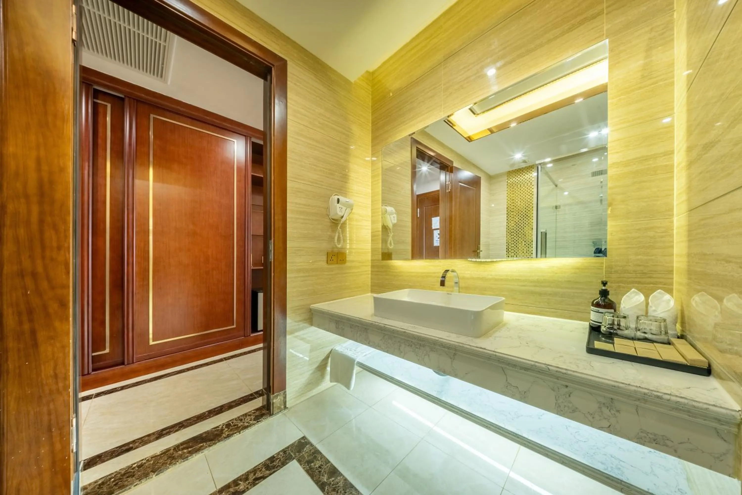 Bathroom in ST Hotel Wattay Airport