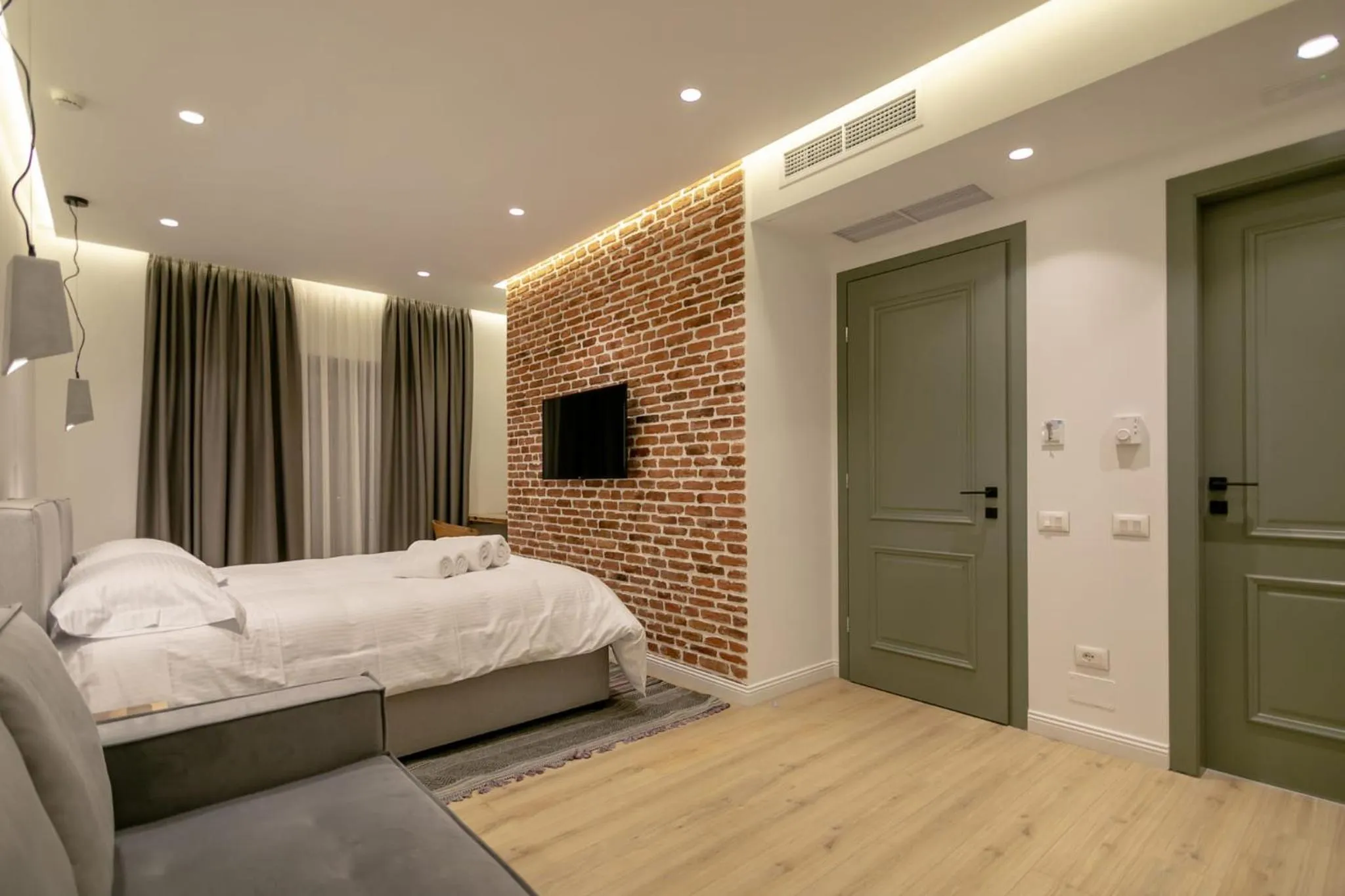 Bed in Elegance Boutique Hotel