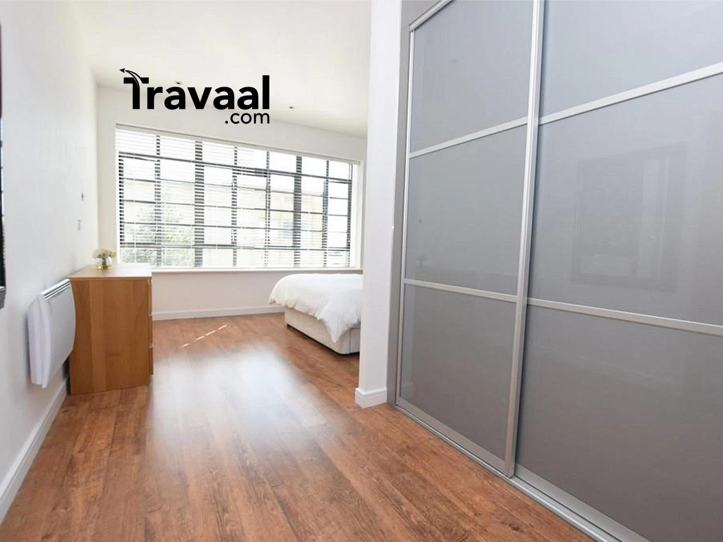 Bed in The Aviator Apartment - Farnborough - Allocated Parking, WI-FI & Self Check-in