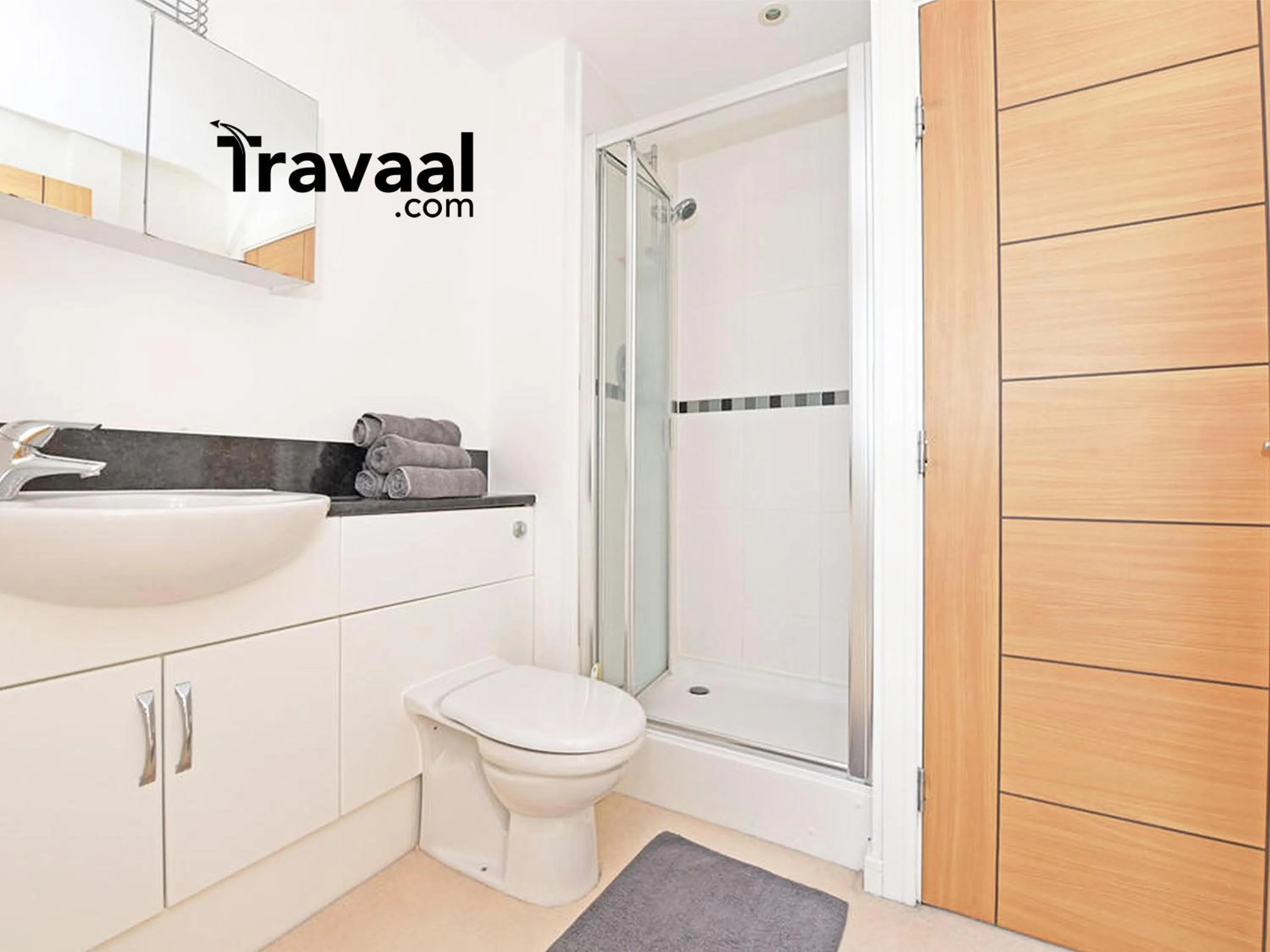 Shower in The Aviator Apartment - Farnborough - Allocated Parking, WI-FI & Self Check-in