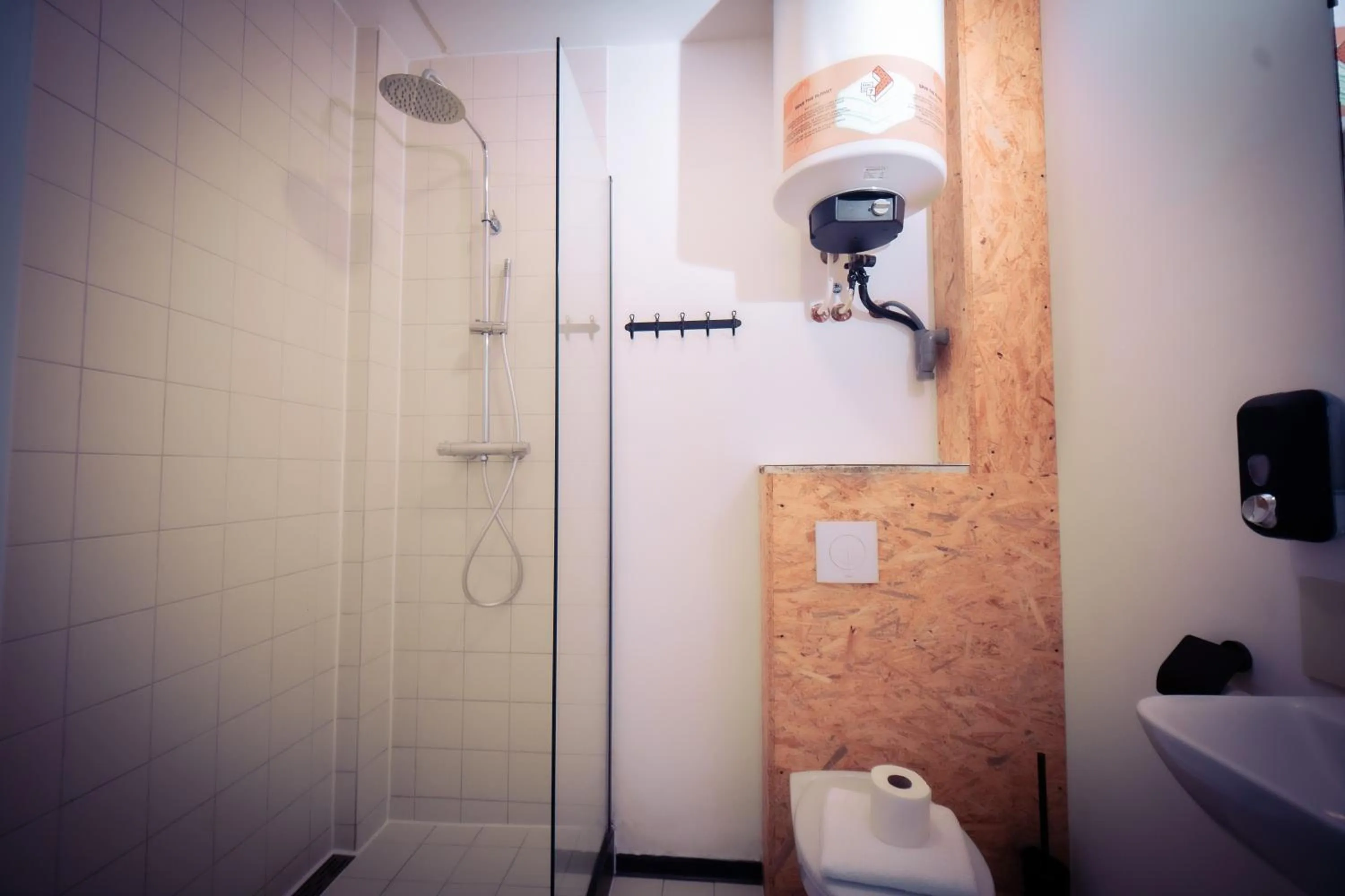 Bathroom in Urban Hotel The Golden Stork