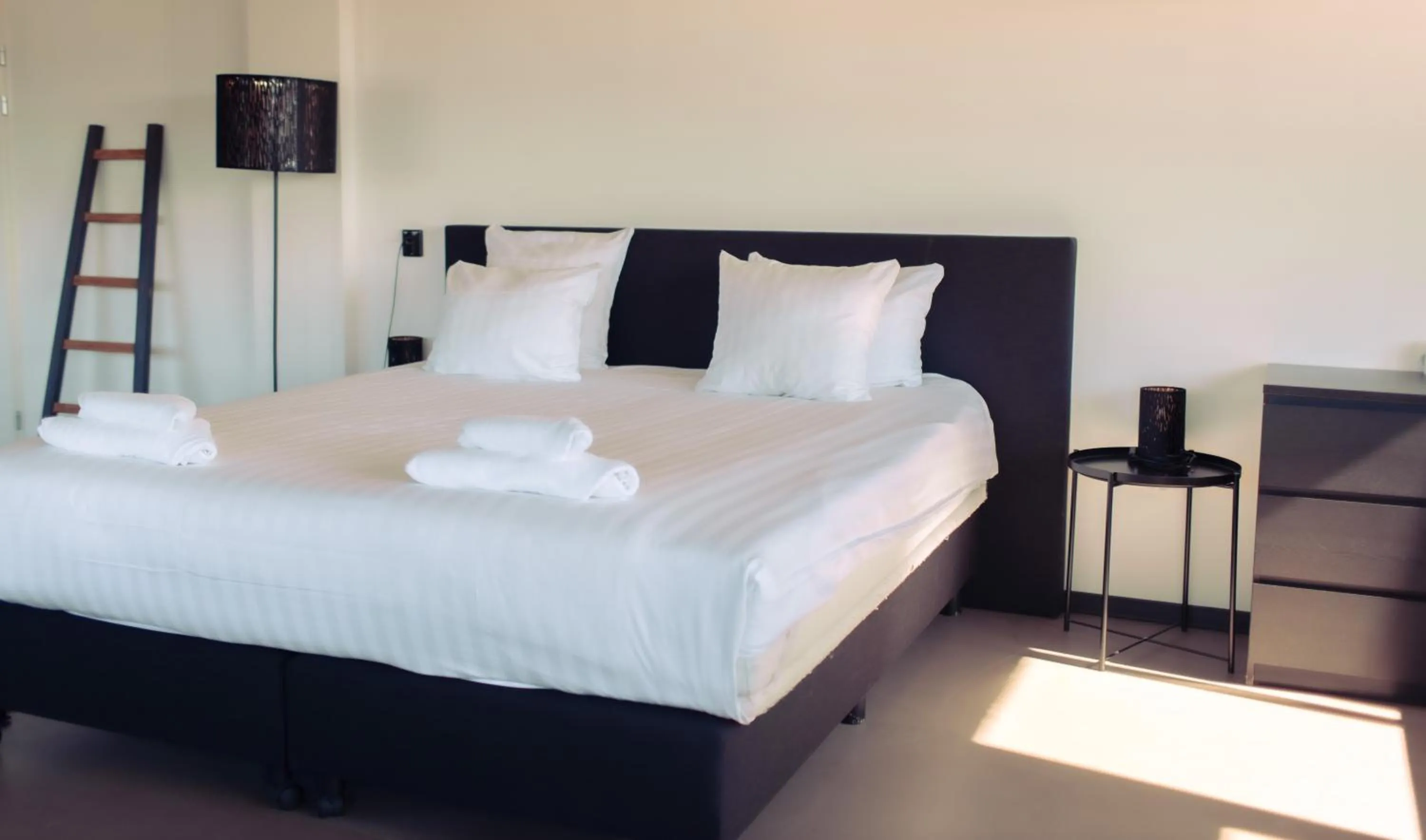 Bed in Urban Hotel The Golden Stork