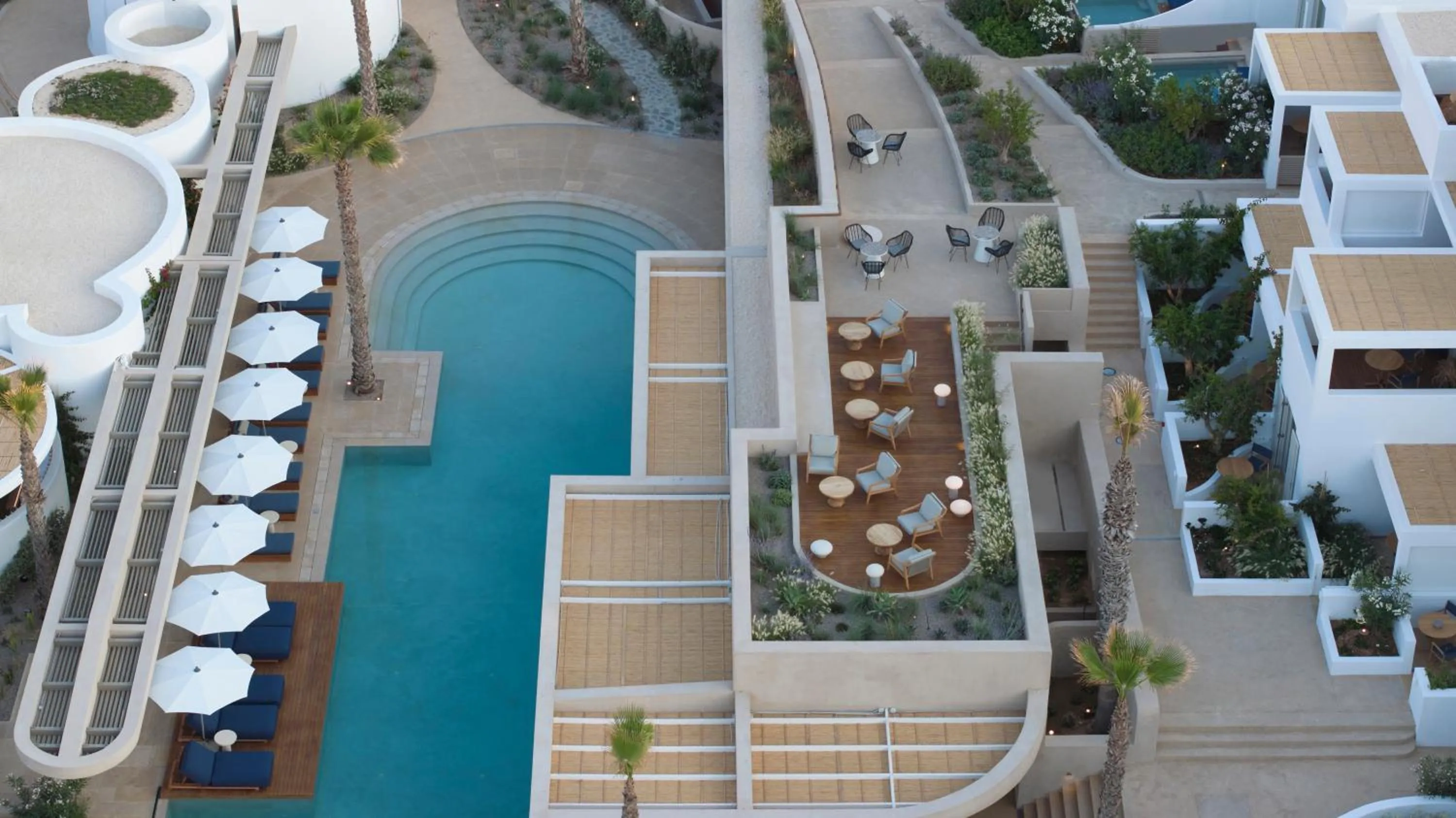 Property building in Avant Mar Paros