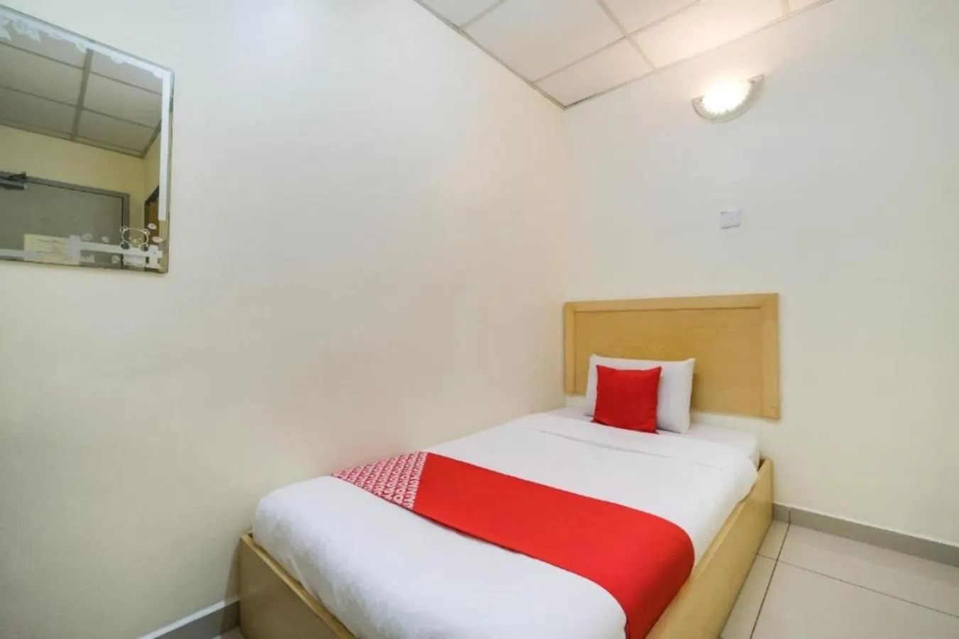 Bed in Hotel River Inn