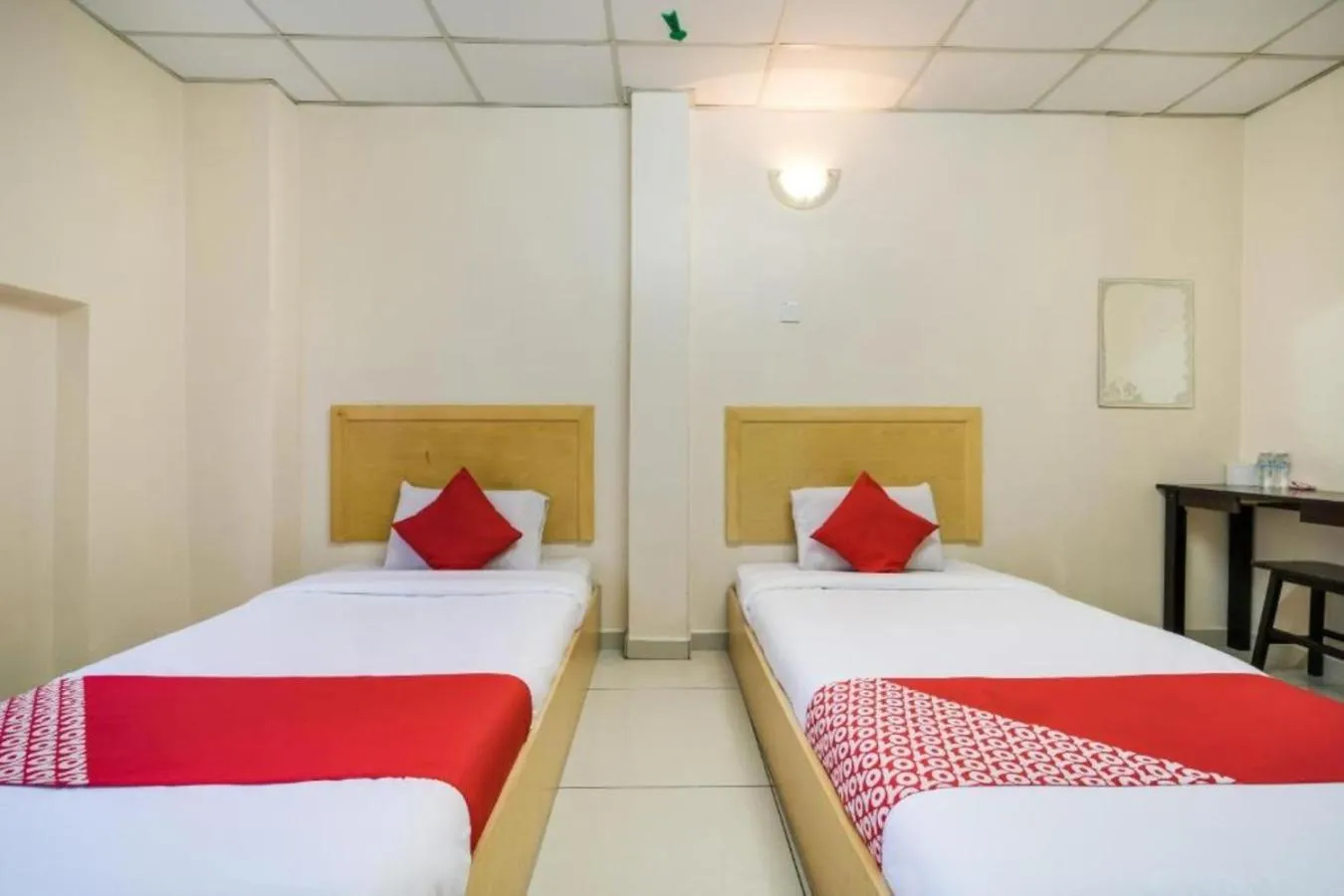 Bed in Hotel River Inn